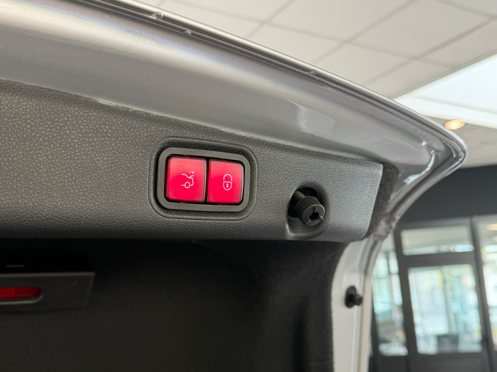 Fahrzeugabbildung Mercedes-Benz E 300 de/AMG/HEAD-UP/VIRTUAL/AMBIENTE/BURMESTER/