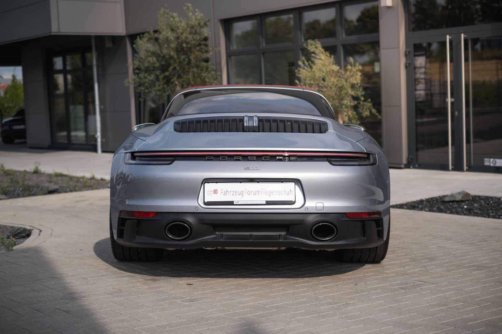 Fahrzeugabbildung Porsche 911/992 Targa 4 GTS, Lift, Matrix, 18-Wege, Inno