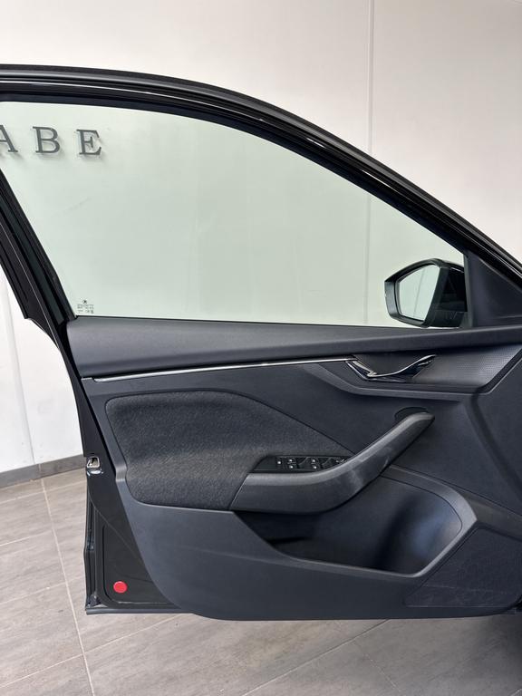Skoda Scala 2023 г. Чёрный, пробег 49750 км