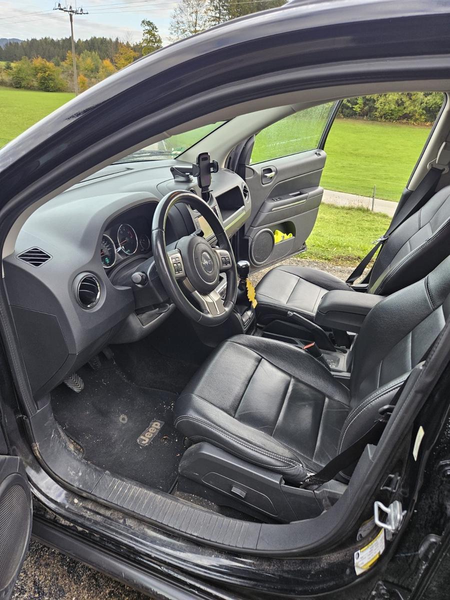 Jeep Compass 2013 — photo 11