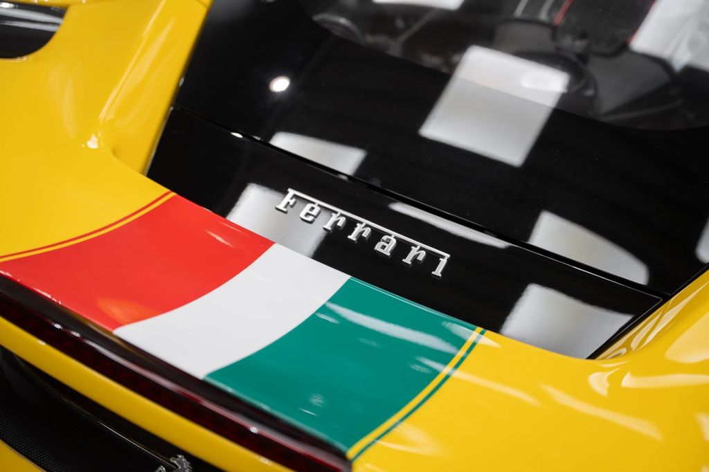 488 Pista Coupe YELLOW FULL CARBON FIBRE - Bild 10