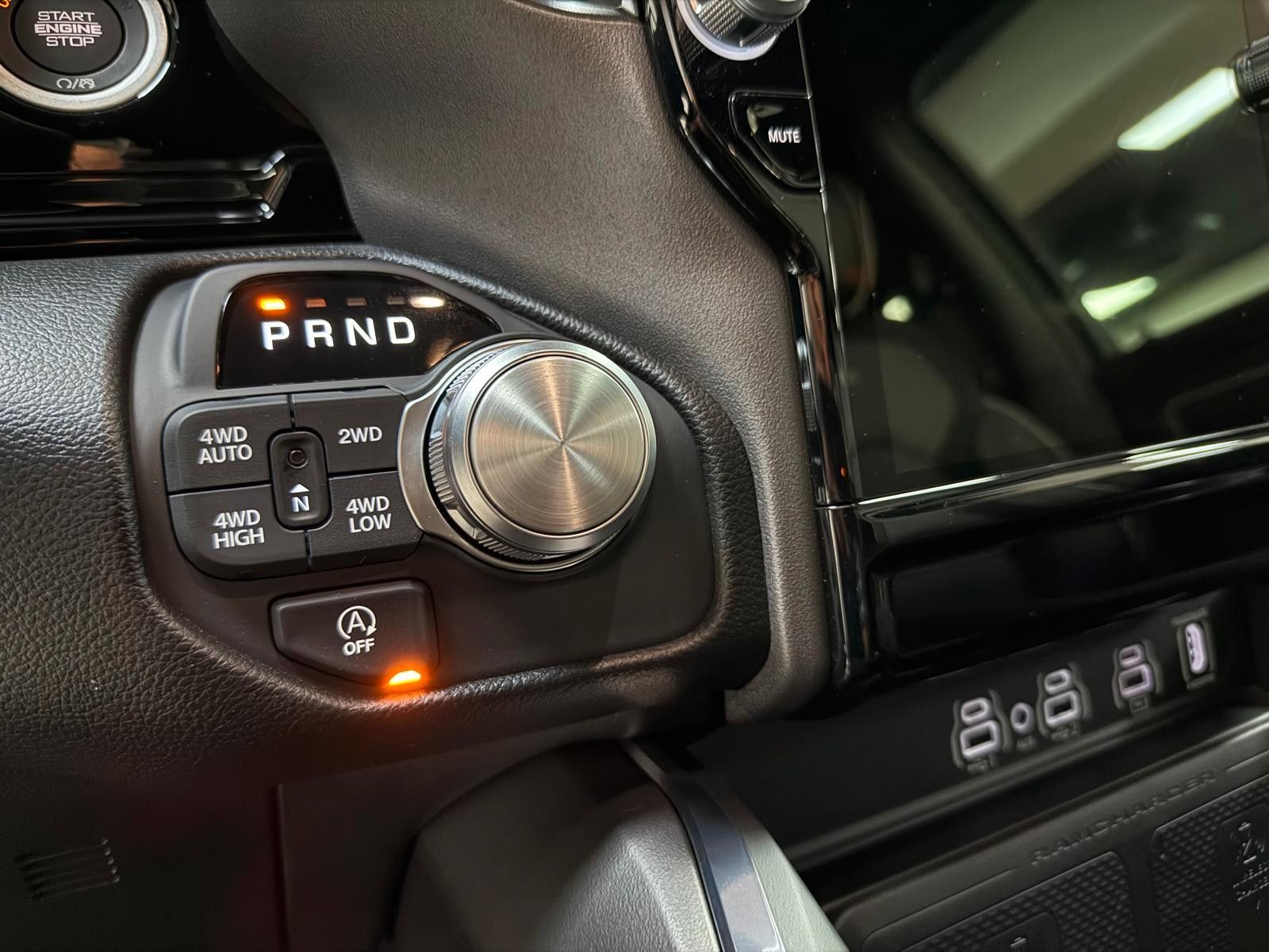 Fahrzeugabbildung Dodge RAM LARAMIE HURRICANE 3.0L-