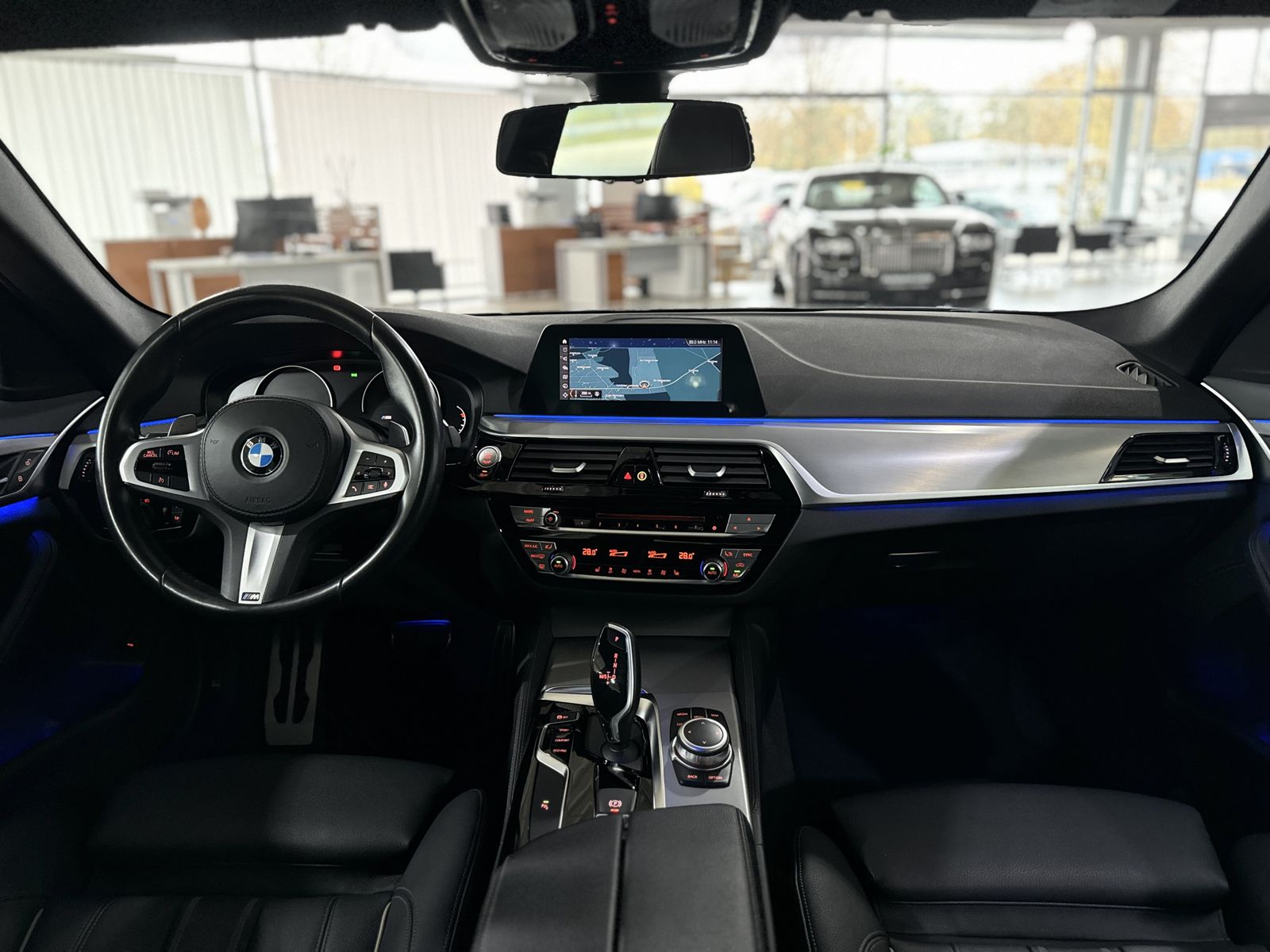 Fahrzeugabbildung BMW 530d M Sport Glasdach Kamera Komfort Alarm 19"