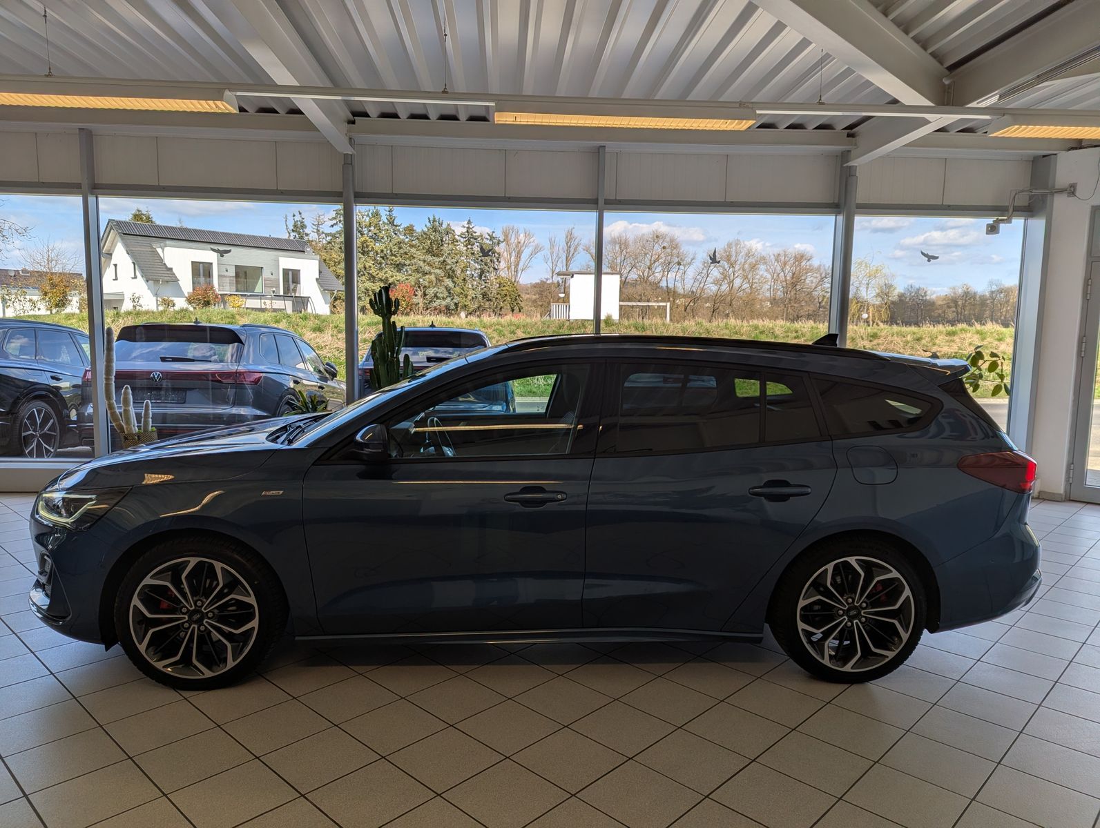 Fahrzeugabbildung Ford Focus 1.0 ST-Line X Styling Matrix B&amp;O Pano 18"