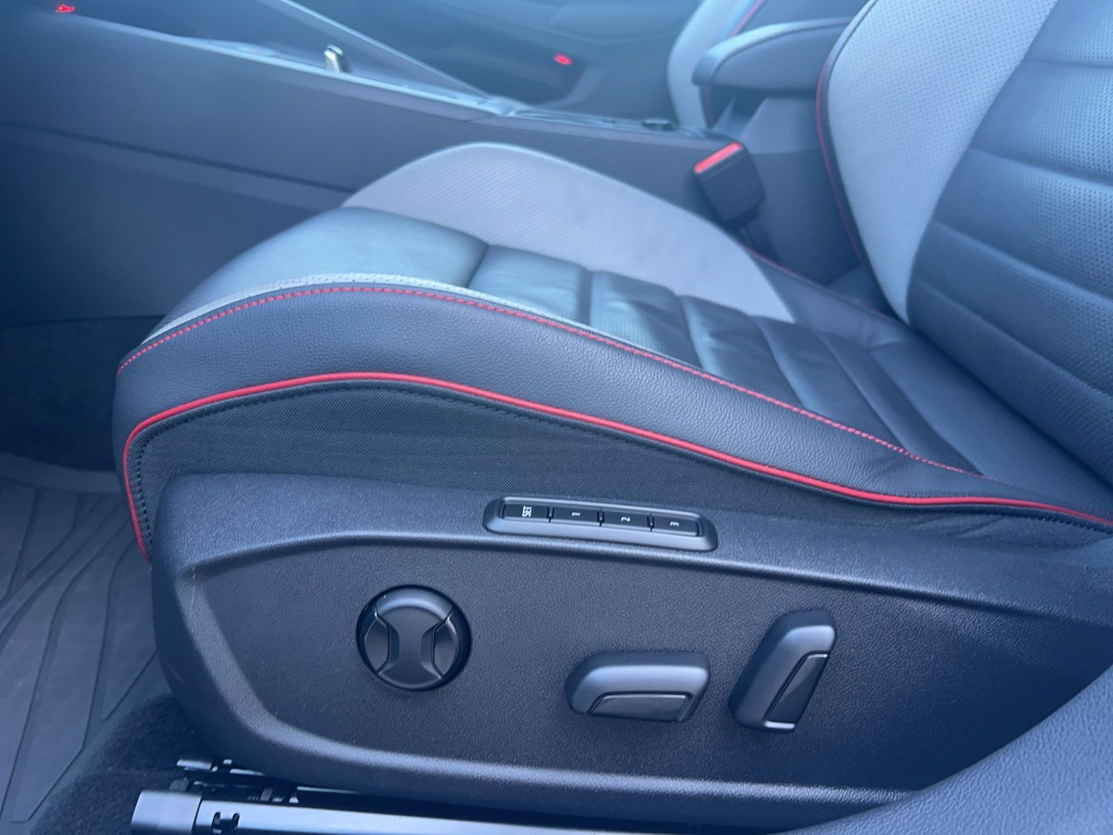 Golf VIII GTI 2.0 TSI DSG Pano*Navi*ACC*Leder