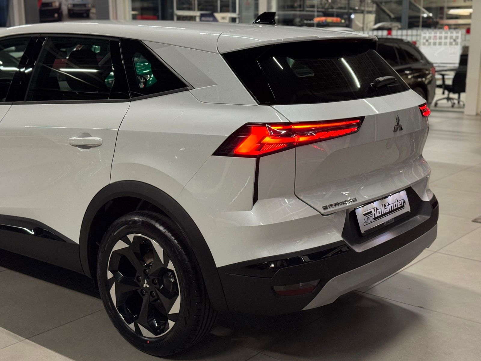 Fahrzeugabbildung Mitsubishi Grandis Diamant PLUS 1.3 T-Benziner 7-DCT