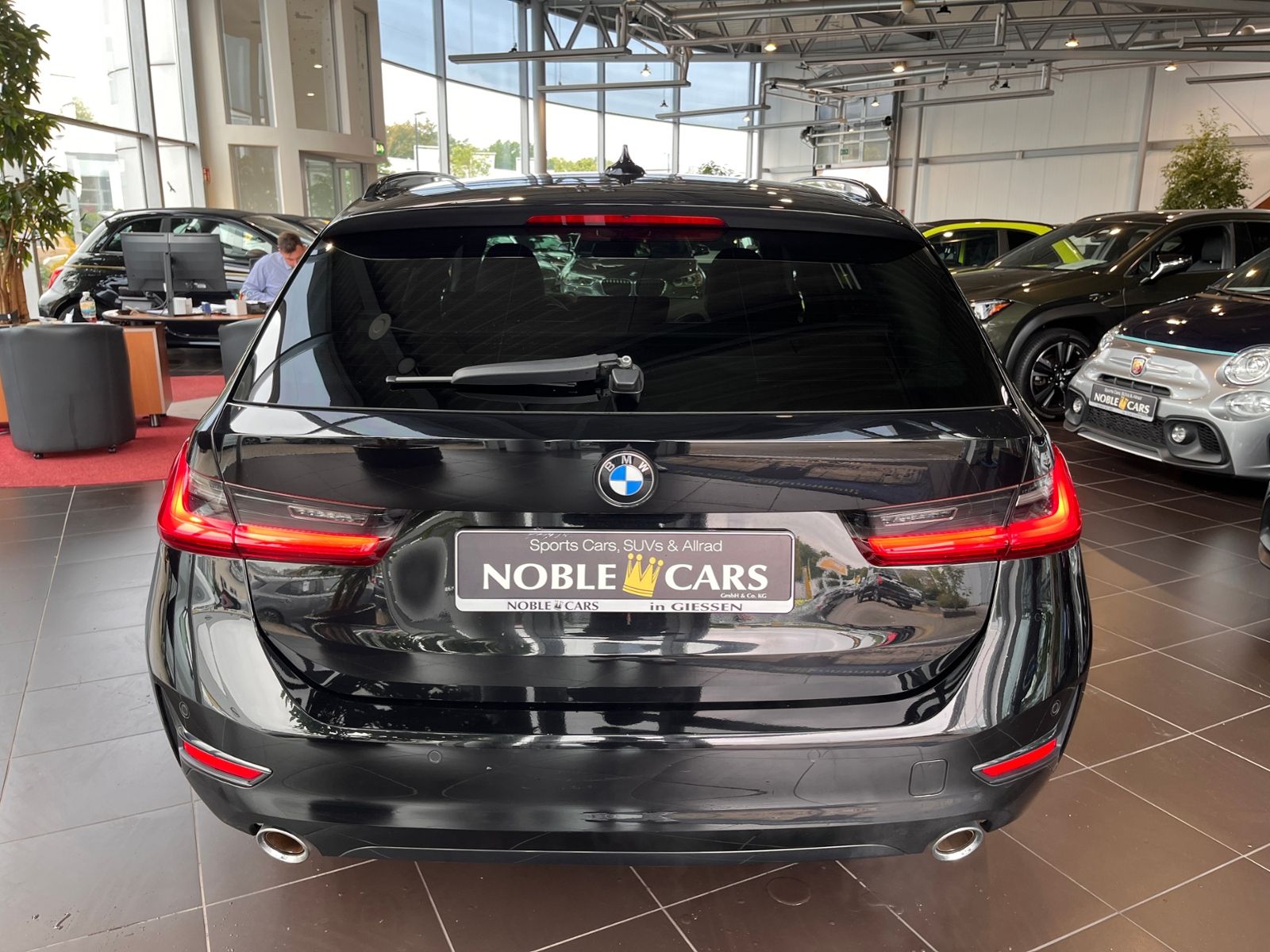 Fahrzeugabbildung BMW 320 i Sport Line Touring ACC LED NAVI ALU