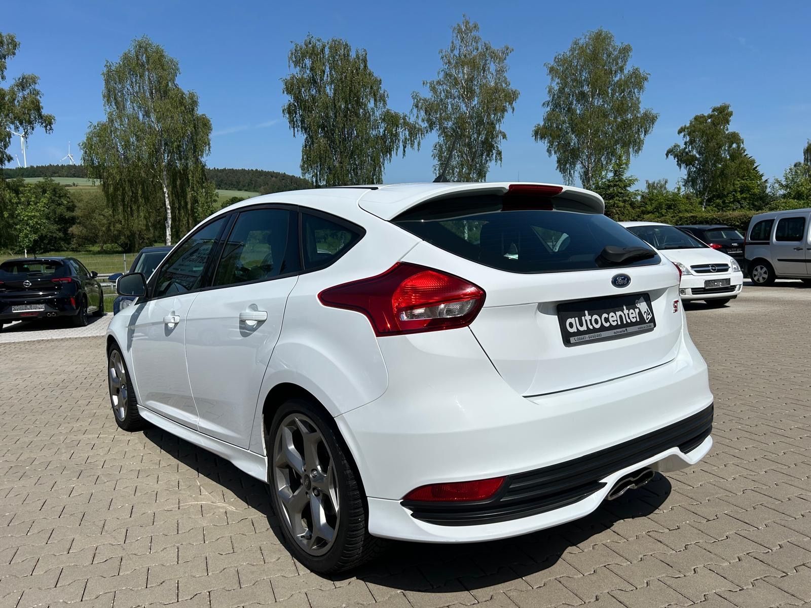 Fahrzeugabbildung Ford Focus Lim. ST°250 PS°Leder Sport Paket°Tüv NEU°