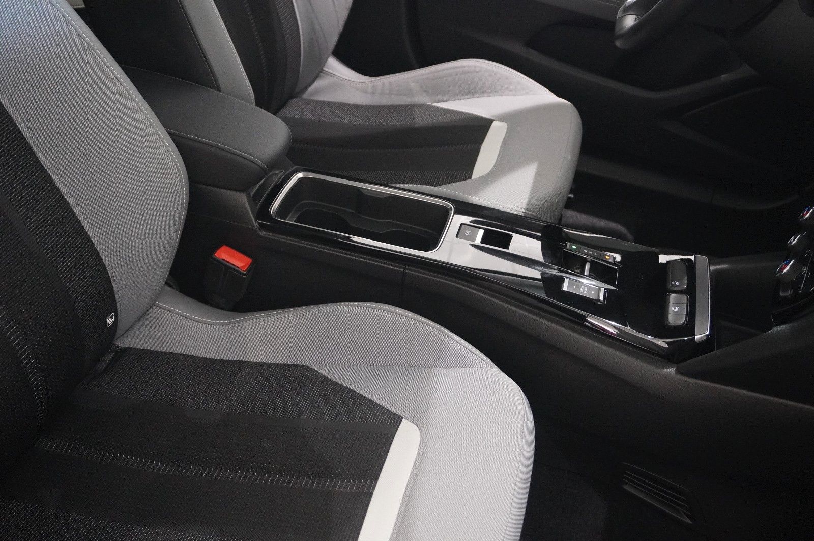 Fahrzeugabbildung Opel Mokka-e ELEGANCE 3-PHASIG NAVI/LED/KAMERA/DAB+