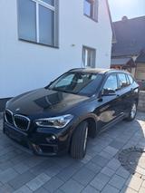 BMW X1 sdrive18i aut. Navi, LED, SHZ, PDC, TÜV 01/28 - BMW X1: 2.0