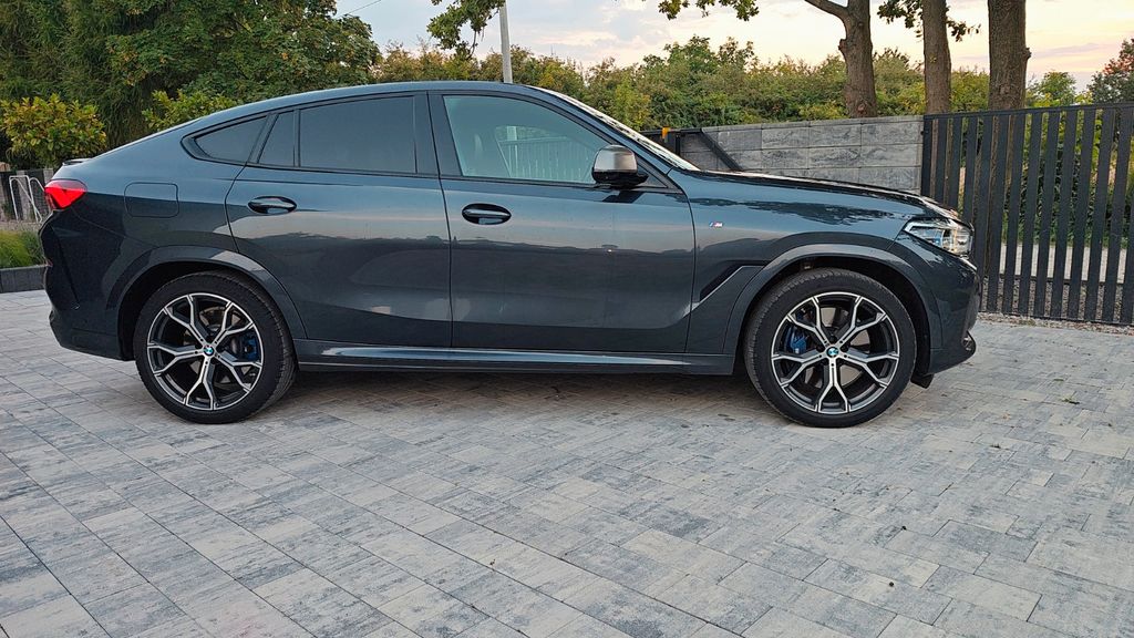 Image of BMW X6 M50