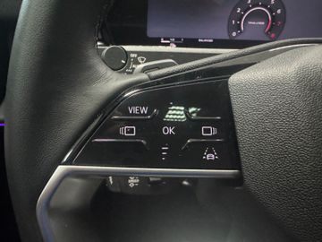 Audi Q3 TFSI 110 kW AHK*StHz*Panodach*