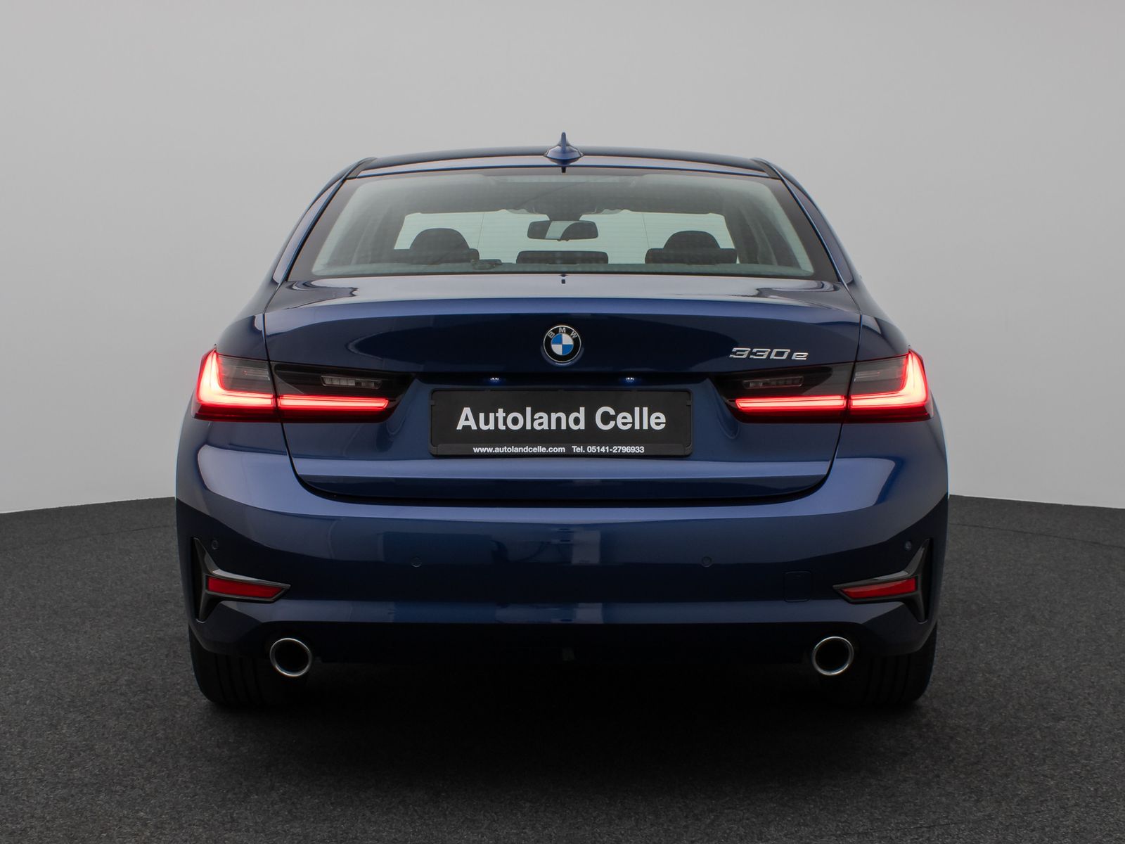 Fahrzeugabbildung BMW 330e  CockPitPro PDC Alarm Geschwindigkeitsreg