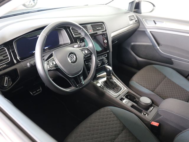 Volkswagen Golf Variant 1.6TDI DSG IQ DRIVE LED KAMERA ACC