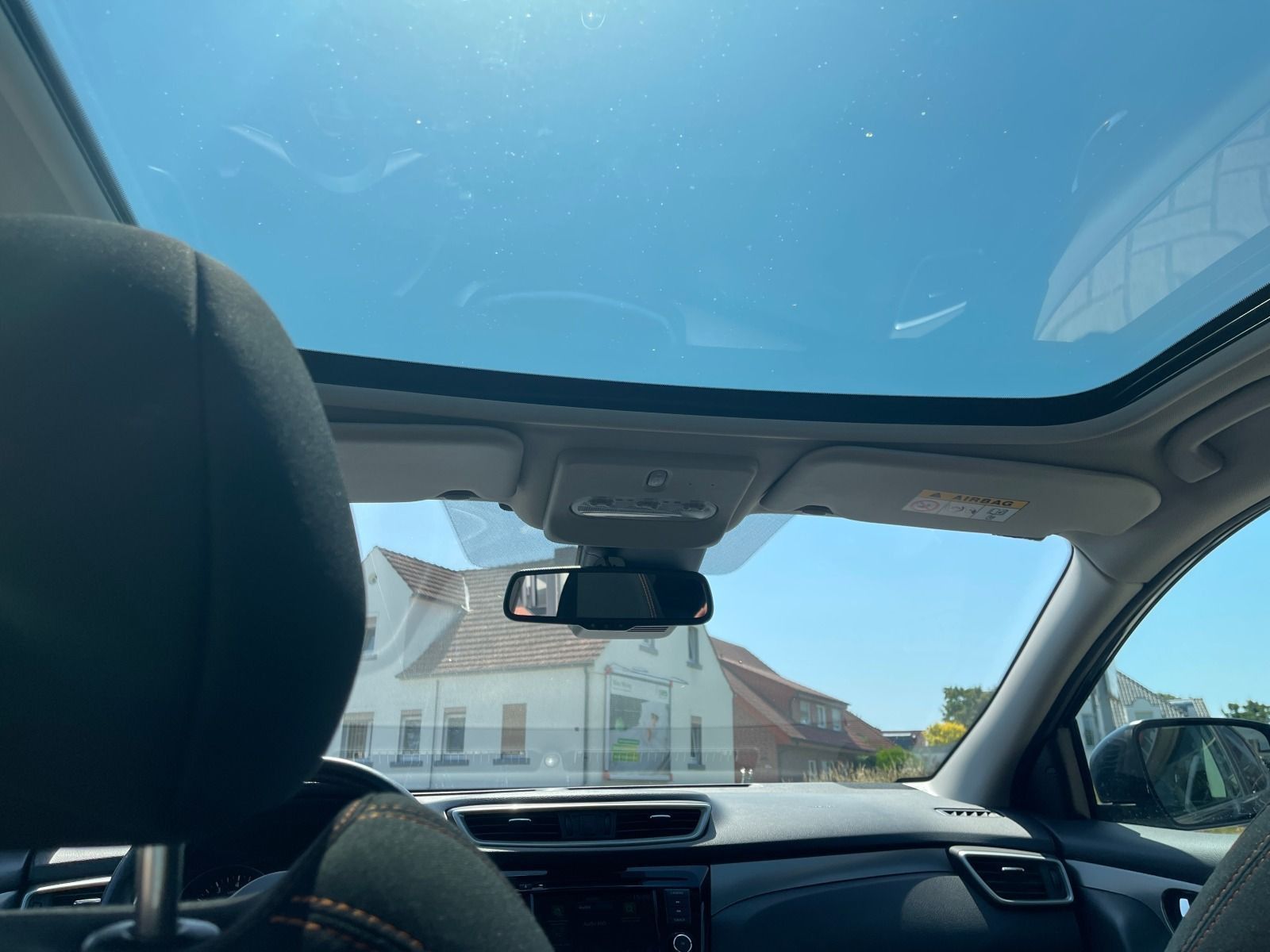 Fahrzeugabbildung Nissan Qashqai 1.3 DiG-T N-Motion 1. Hand/AHK/Pano/360°