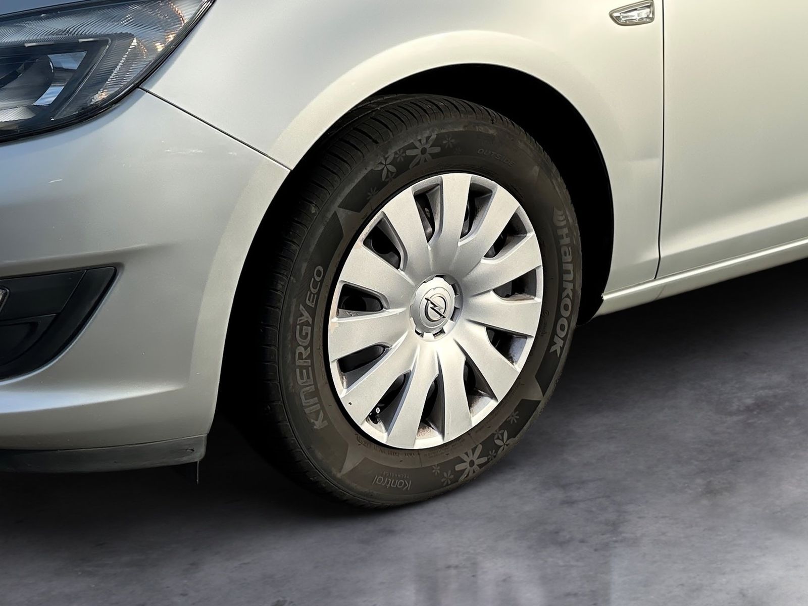 Fahrzeugabbildung Opel Astra J Sports Tourer 1.6 CDTI NUR AN HÄNDLER