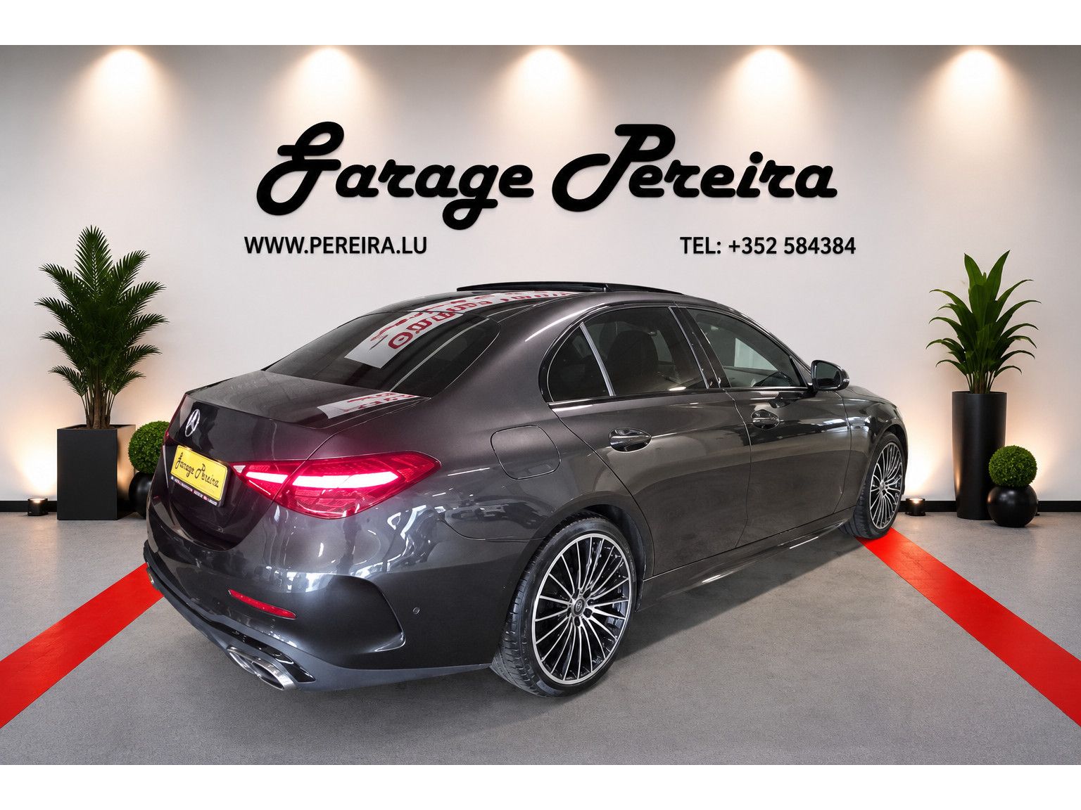 Mercedes-Benz C 180 AMG LINE PANO CUIR NAVI 1 HAND comme neuve imagem 2