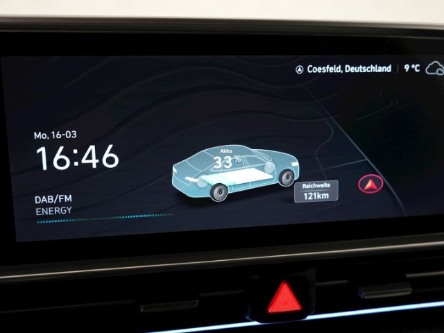 IONIQ 6 UNIQ 77,4kWh AT 4WD+MATRIX LED+NAVI+SURR