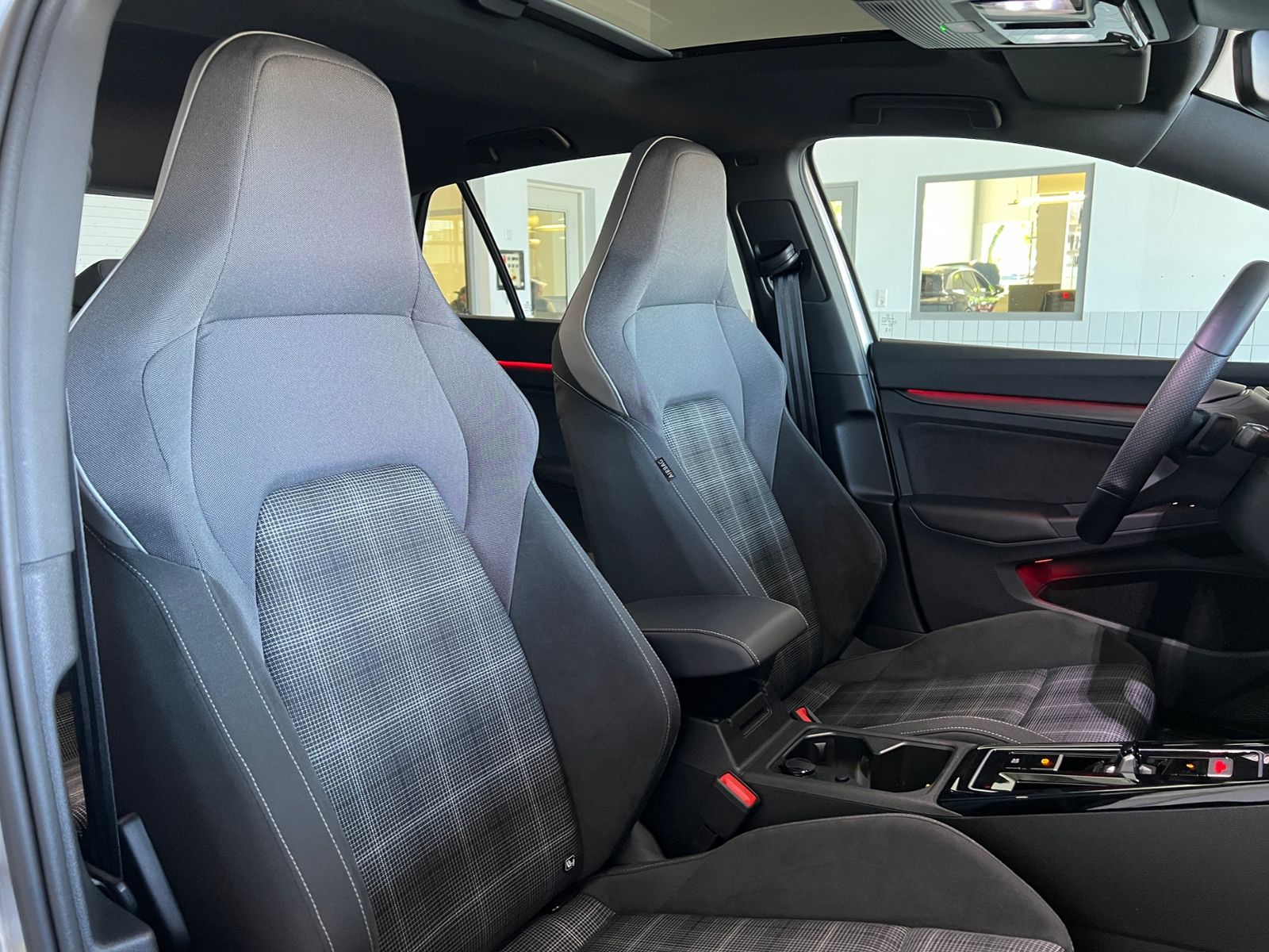 Fahrzeugabbildung Volkswagen Golf VIII GTD 2.0 TDI DSG *Garantie, AHK, LED, 1