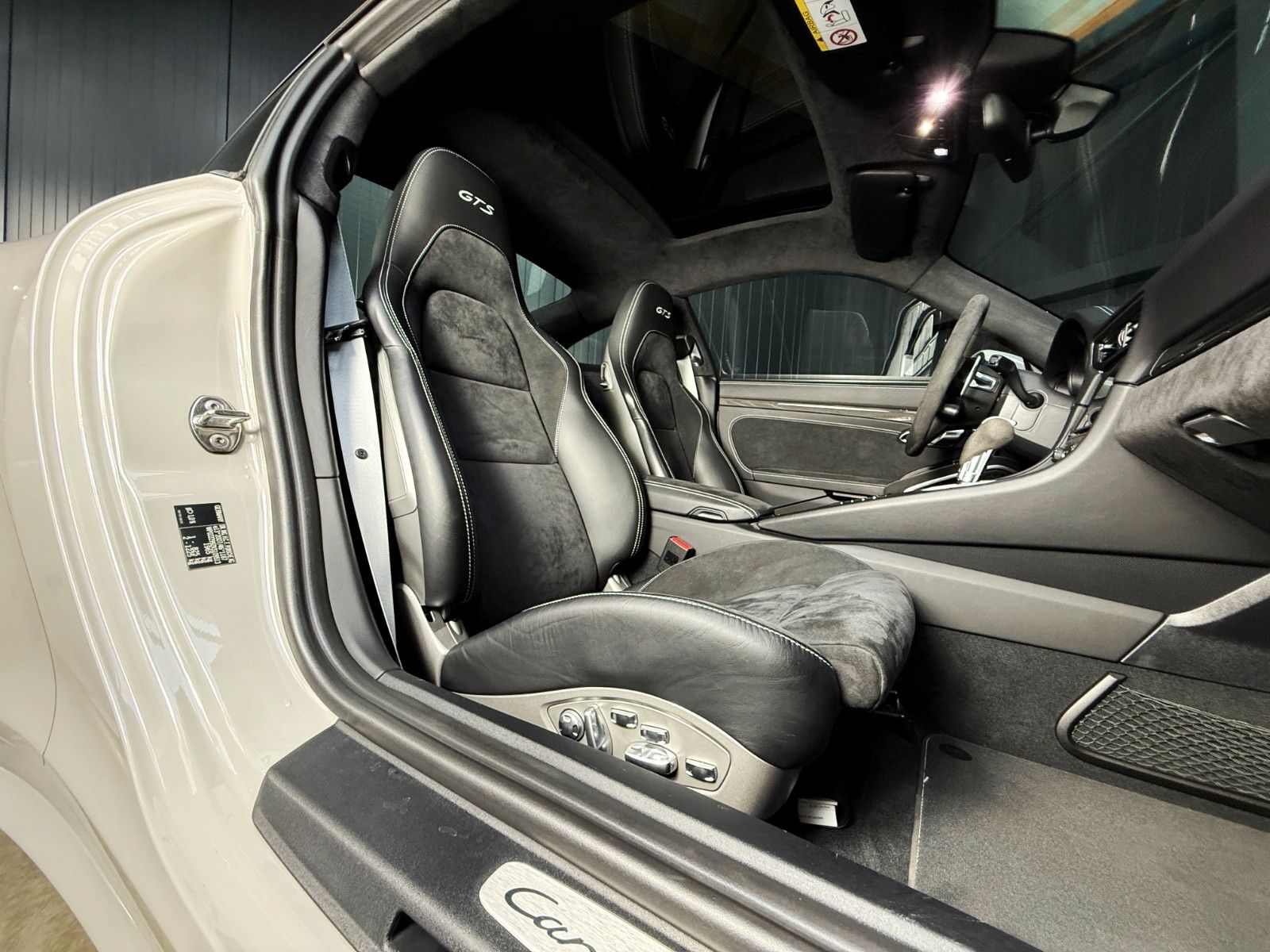 Fahrzeugabbildung Porsche 991 4 GTS + Lift + Vierradlenk + Appr. + Scheckh
