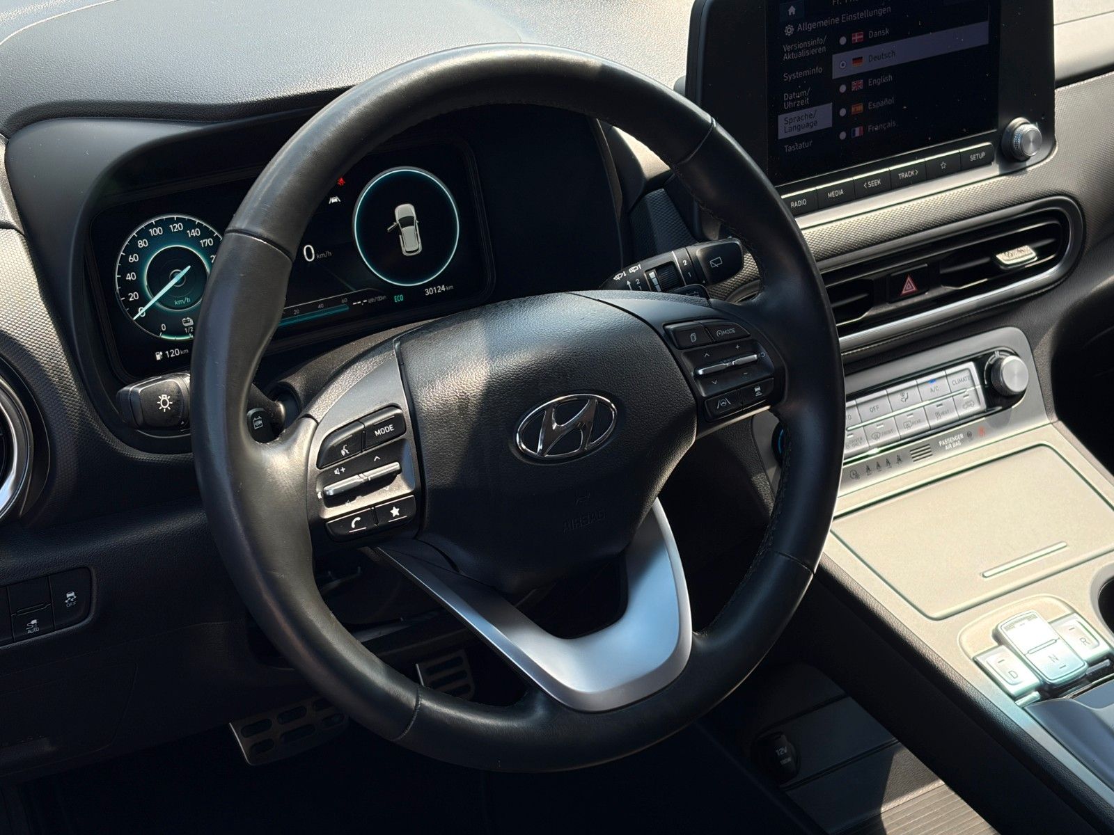 Fahrzeugabbildung Hyundai KONA E Select CarPlay Kamera LHZ SHZ ACC KZG