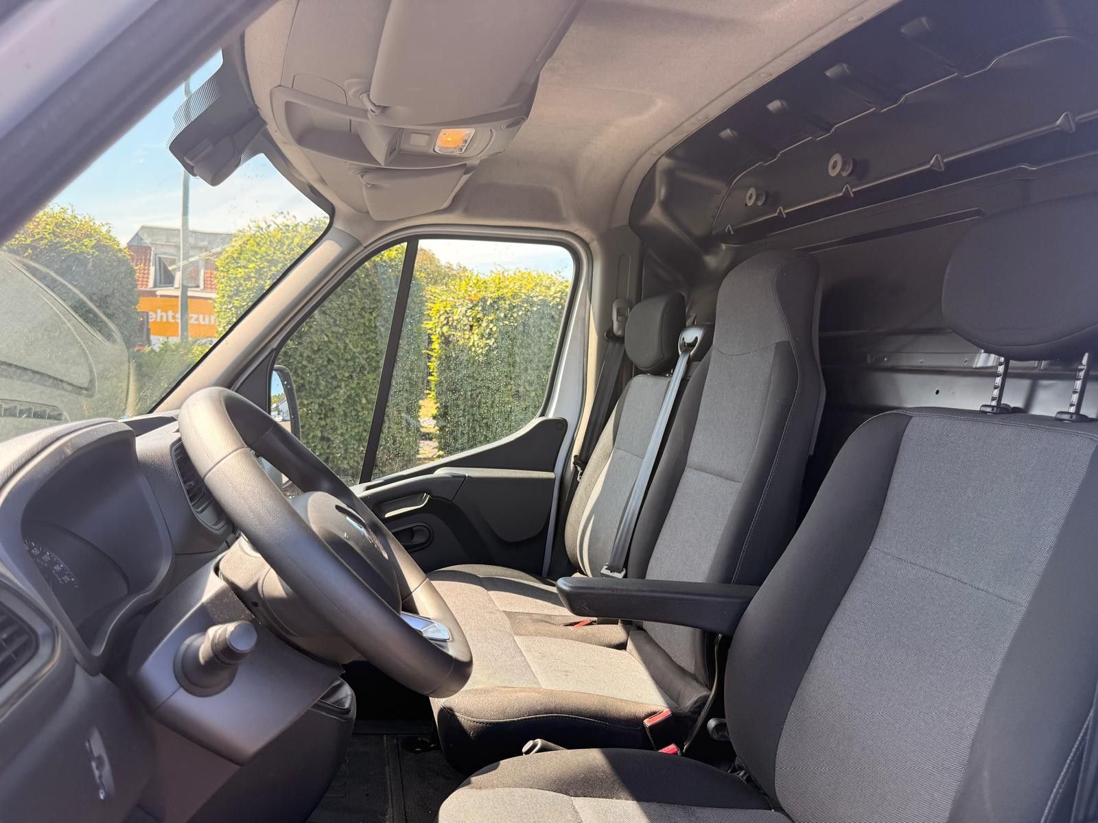 Fahrzeugabbildung Renault Master III Kasten L1H2 HKa 3,5t / MWST