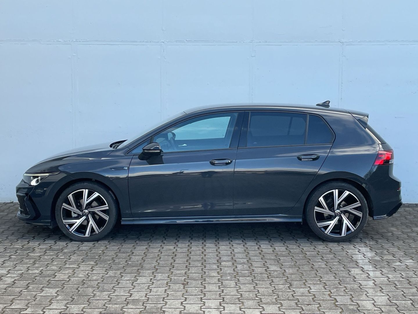Golf VIII 1.5eTSI DSG R-Line AHK/Kamera/Navi/ACC