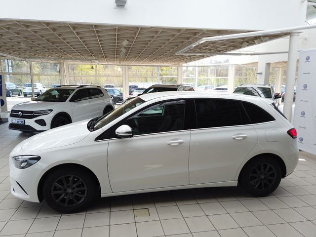 MERCEDES-BENZ B 180 d Style AUTOMATIC/NAVI/AHK/EL. KLAPPE/SHZ.