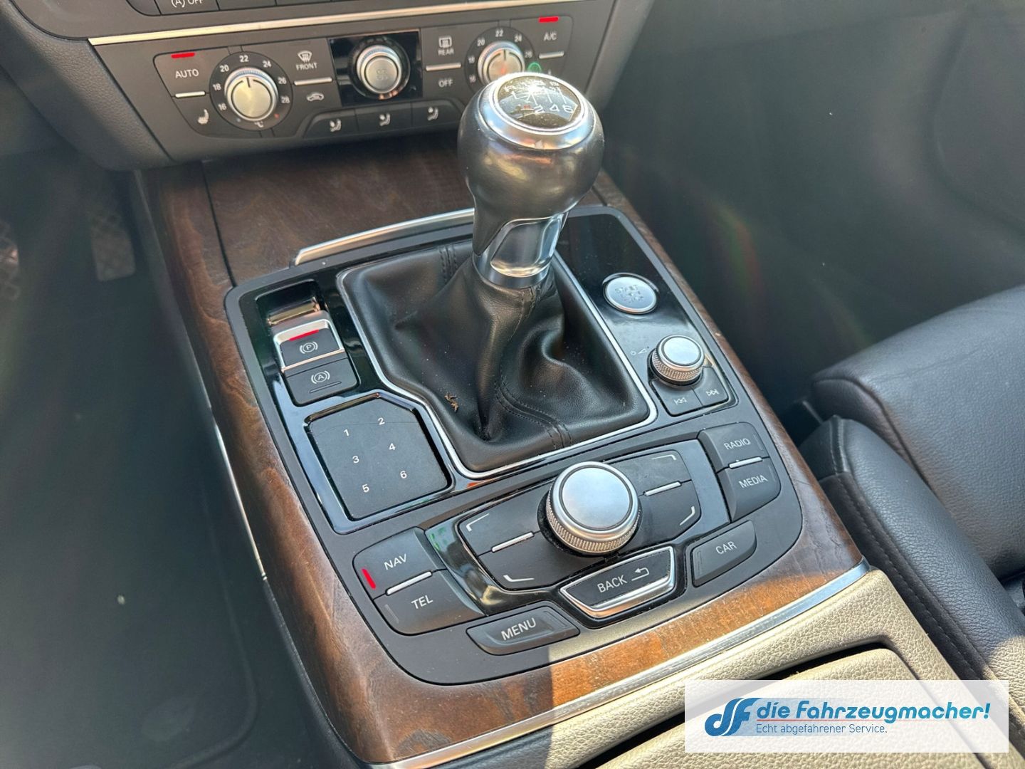 Fahrzeugabbildung Audi A6 Avant 2.8 FSI AHK-klappbar Navi Leder Bi-Xeno