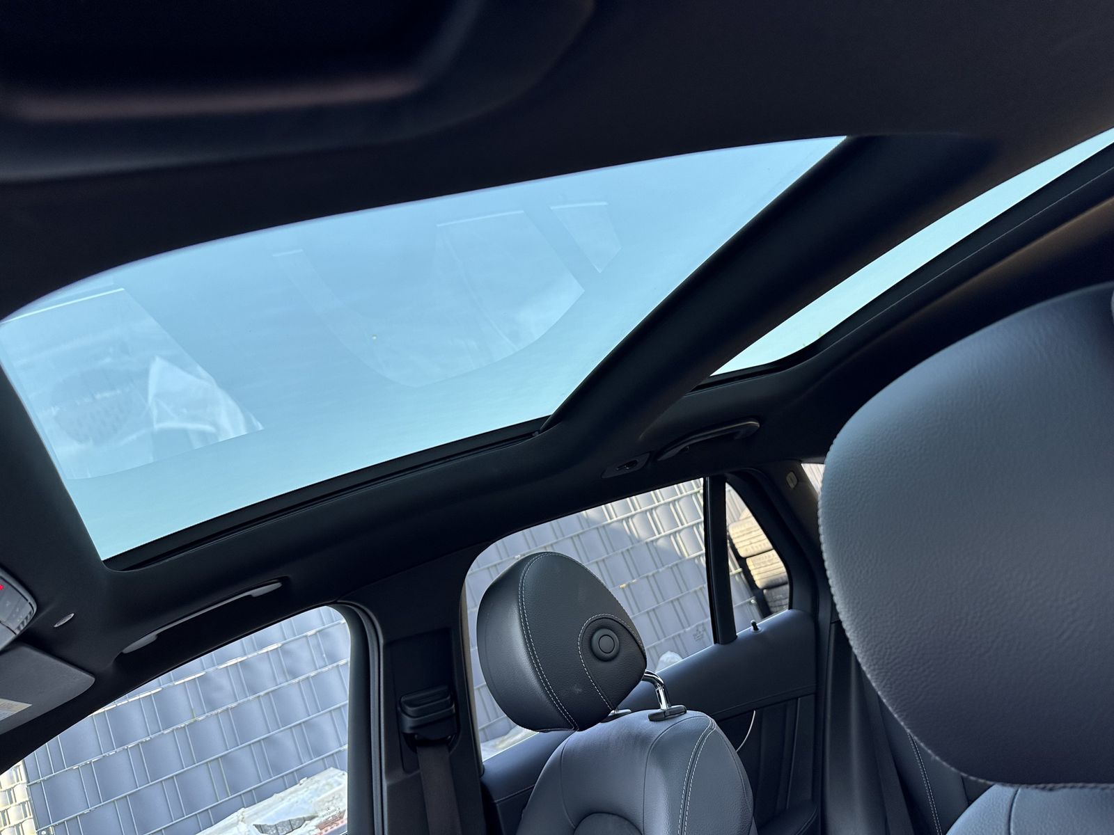 Fahrzeugabbildung Mercedes-Benz GLC 300d 4M AMG-Line NAV+LED+KAM+PANO+CARPLAY+VC