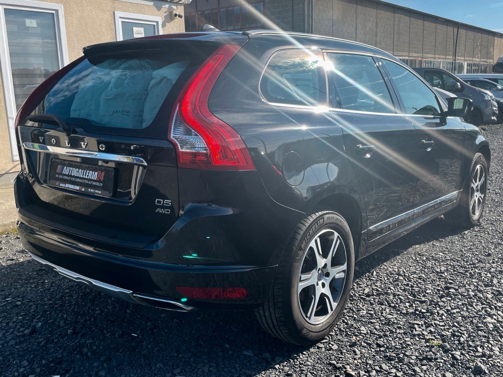 Fahrzeugabbildung Volvo XC60 Summum AWD Aut. Navi Xenon Leder Pano Kamer