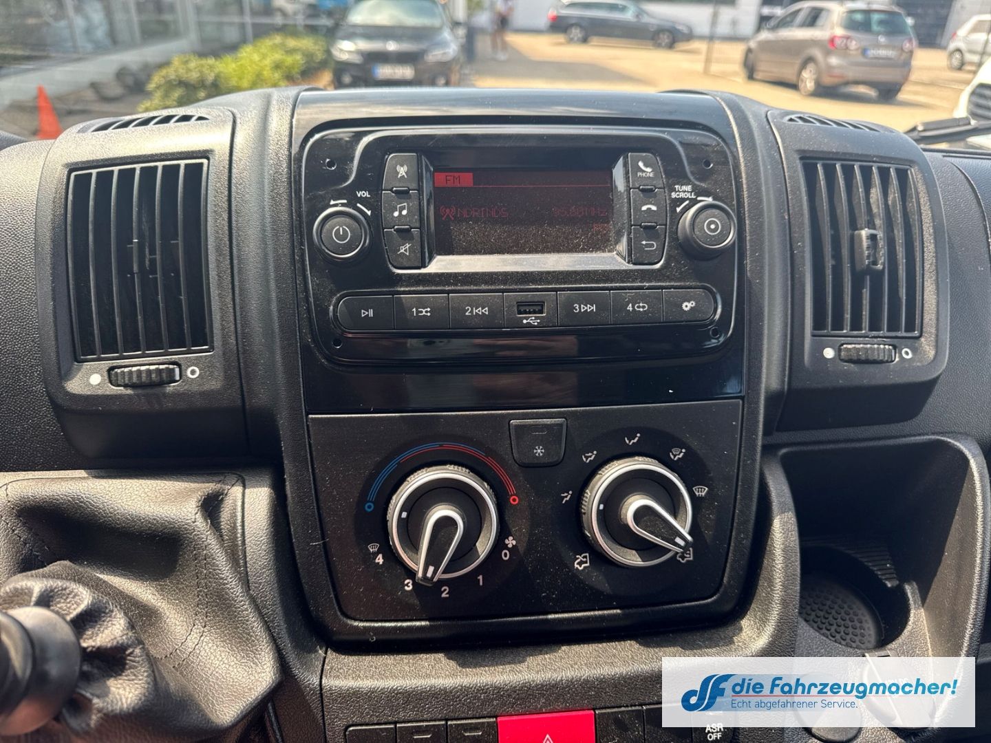 Fahrzeugabbildung Citroën Jumper DoKa Pritsche 35 L4H2 Control Heavy HDi 1