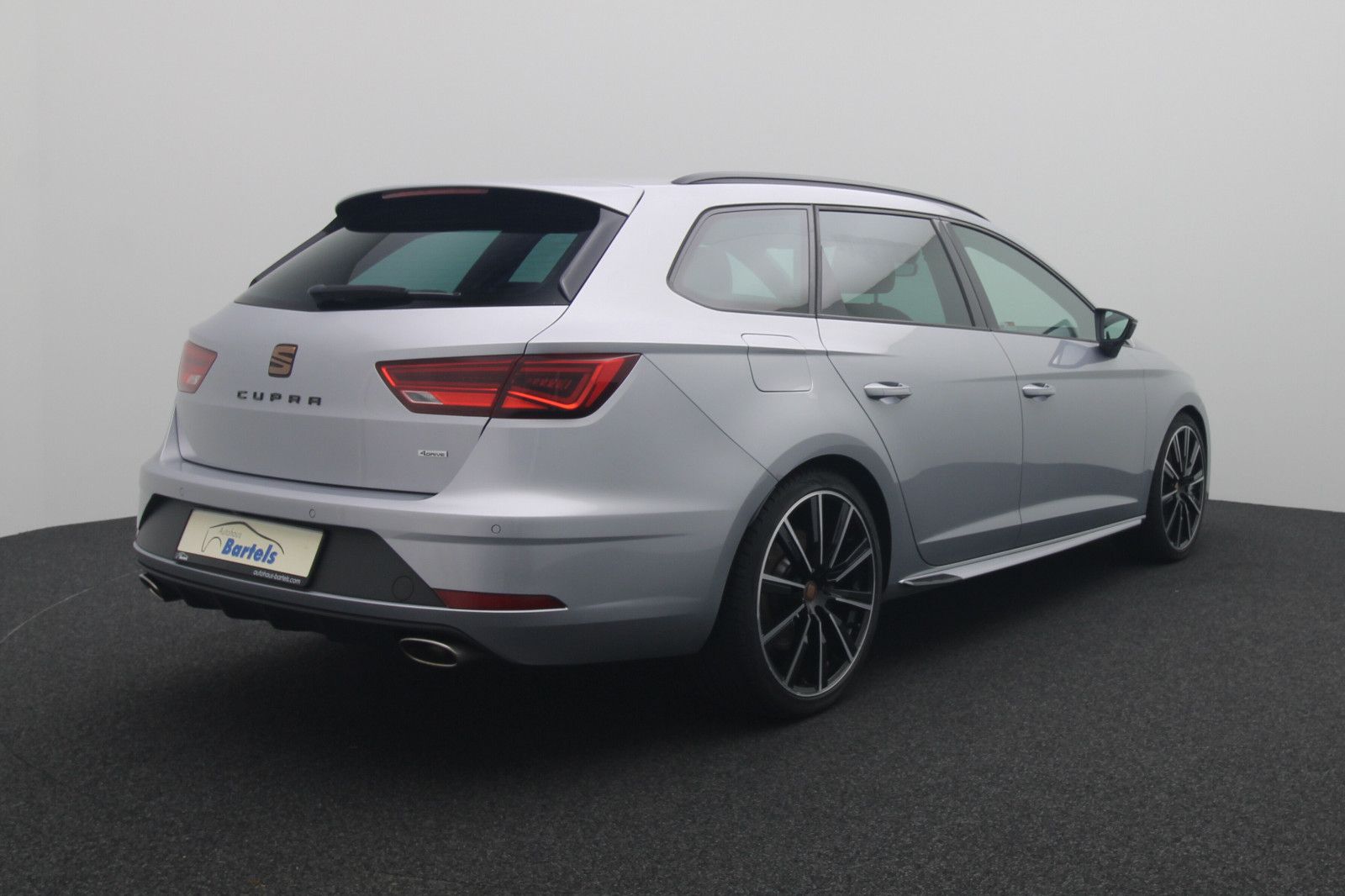 Fahrzeugabbildung SEAT Cupra ACC Sound Panorama NaviDAB