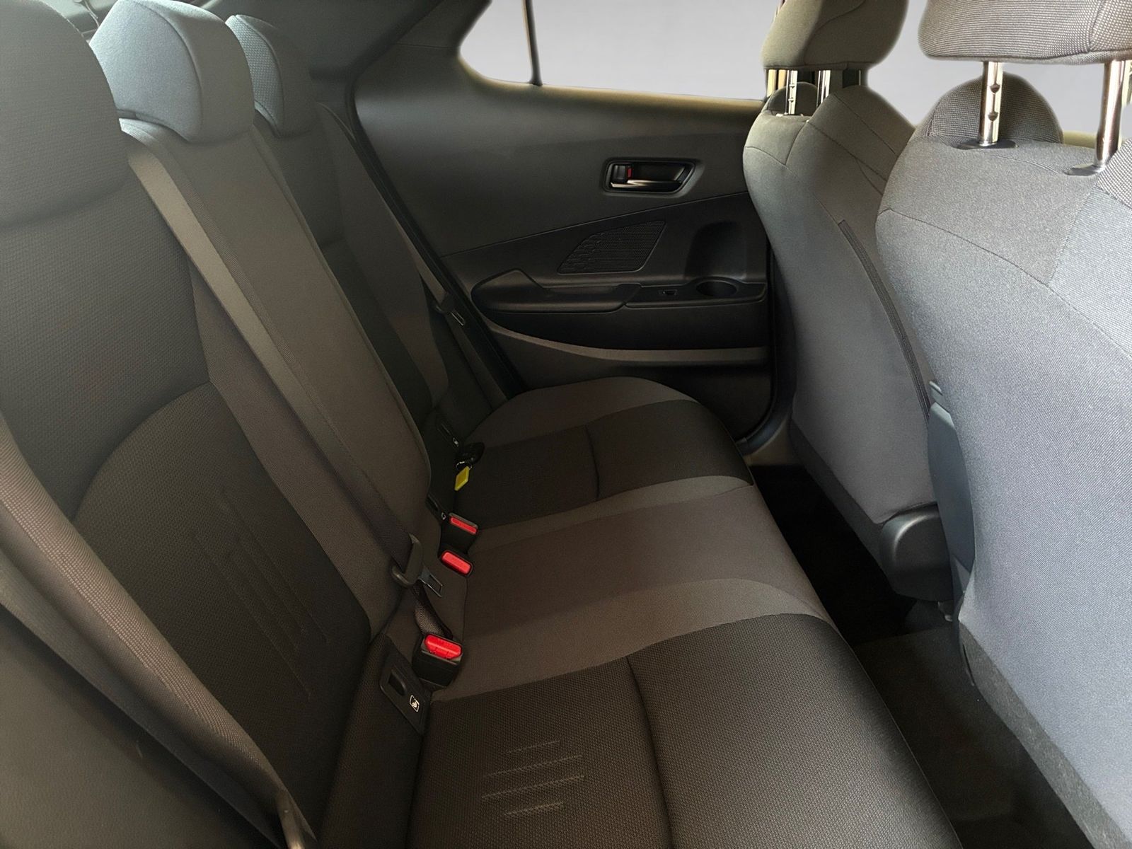 Fahrzeugabbildung Toyota C-HR 2.0 FWD Teamplayer +Technik P. LED,Navi,SHZ