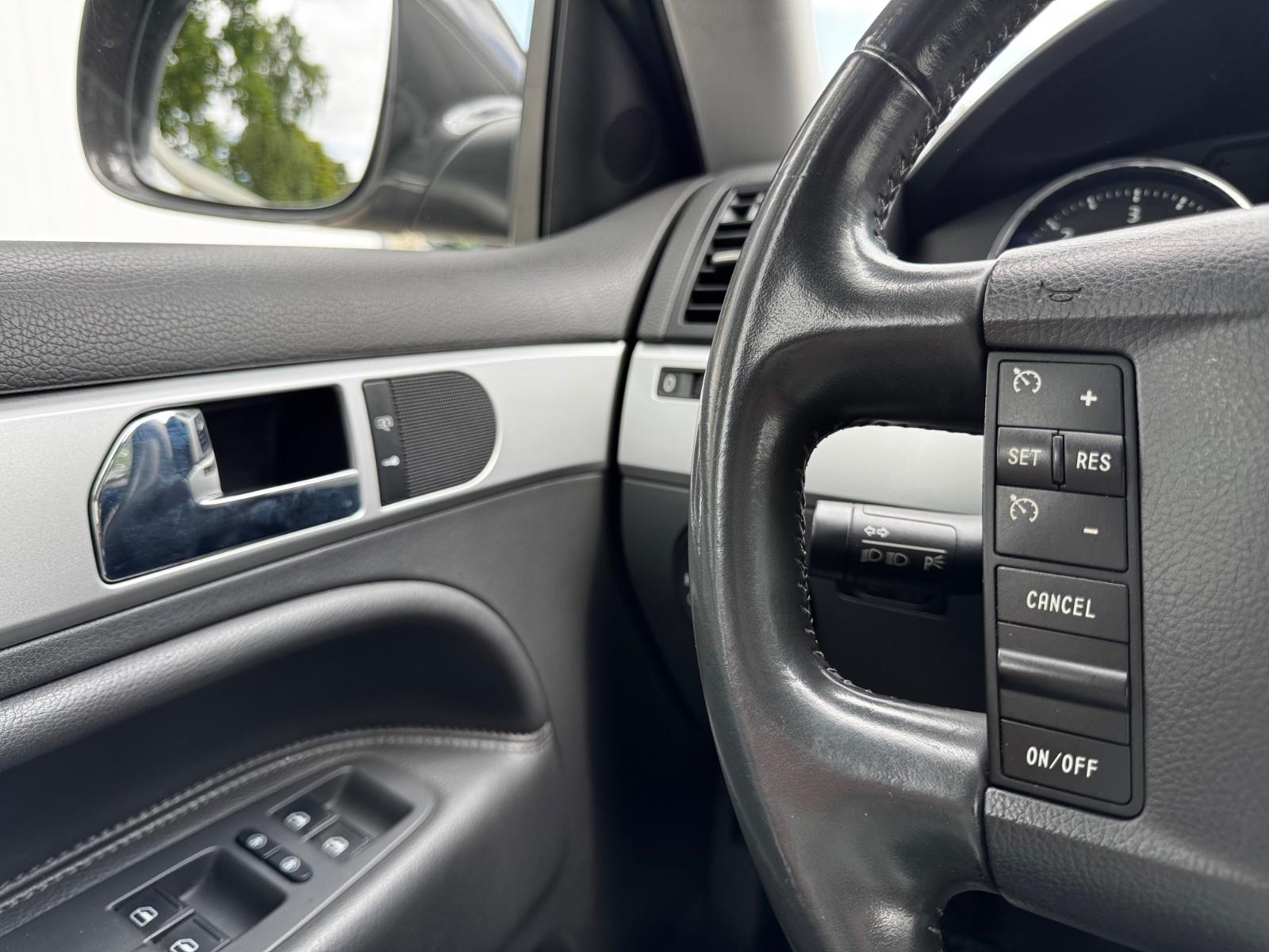 Volkswagen Touareg 3.0 V6 TDI | 239 ch | BVA | Cuir chauffant | Caméra de recul | Xénon adaptatif | GPS | Capacité de remorquage 3 500 kg