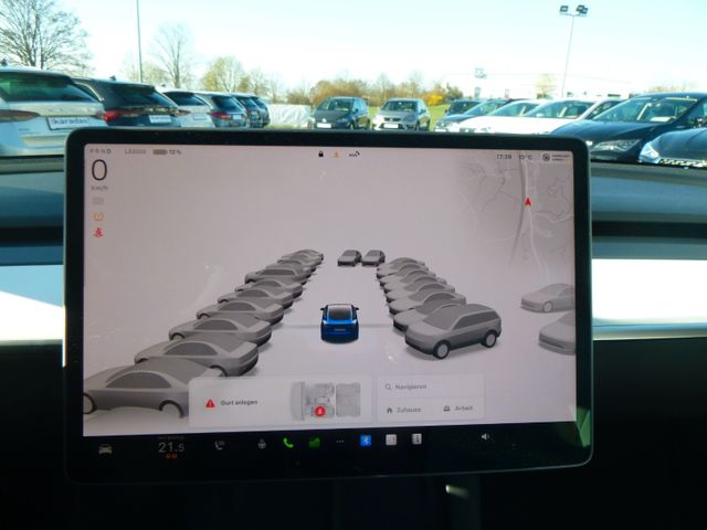 Fahrzeugabbildung Tesla Model 3 Standard RWD >Wärmep/Autopilot/Glasdach<