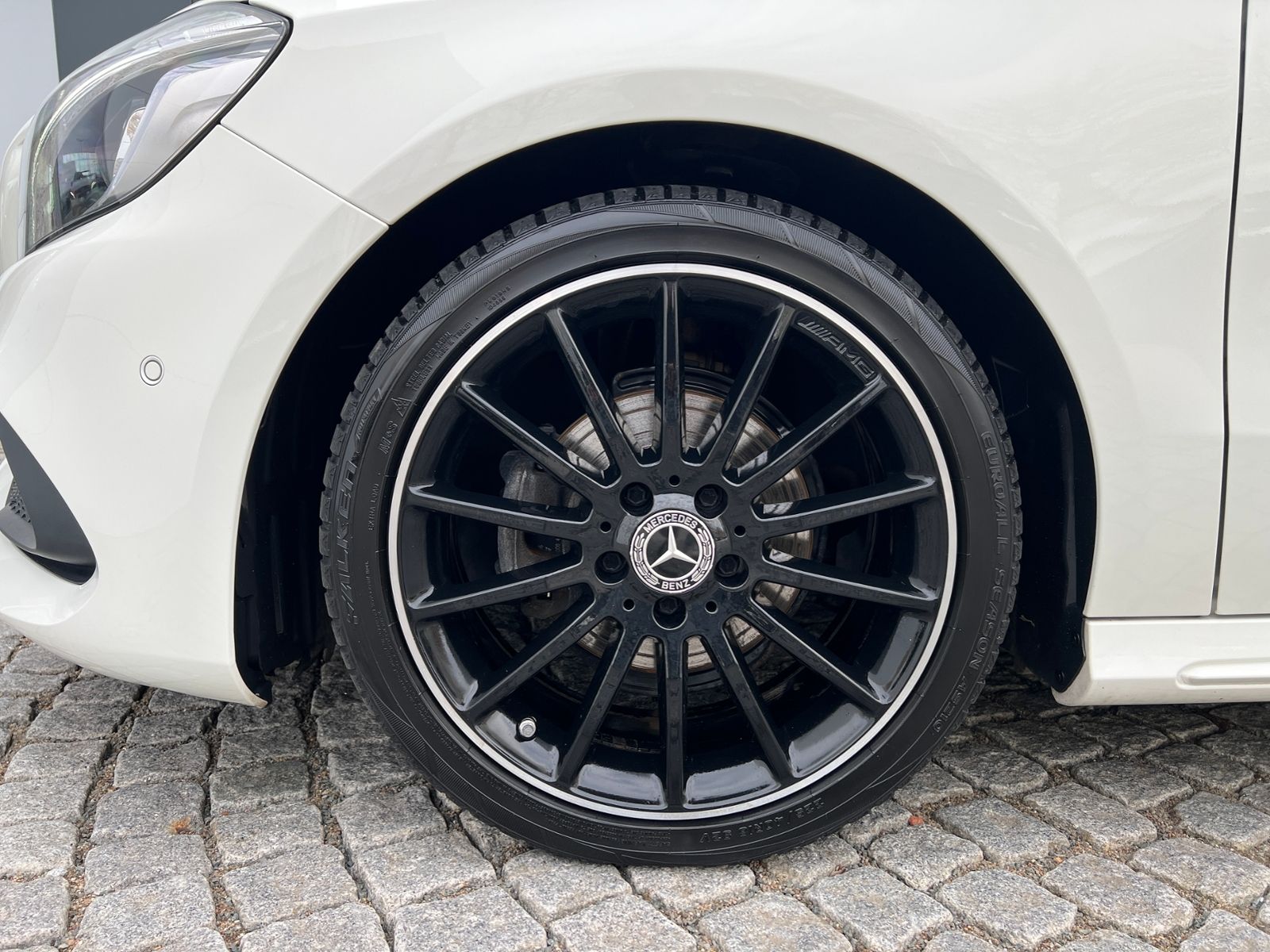 Fahrzeugabbildung Mercedes-Benz A Klasse 180 CDI Style *18"LM-Felge AMG, LED, PD