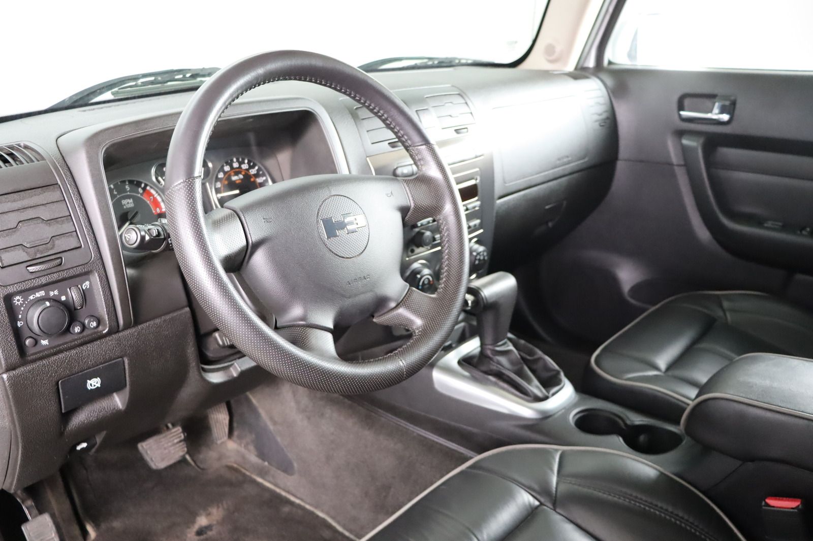 Fahrzeugabbildung Hummer H3 3.7 Auto. * Sitzhzg. * HU/AU bis 04.2027