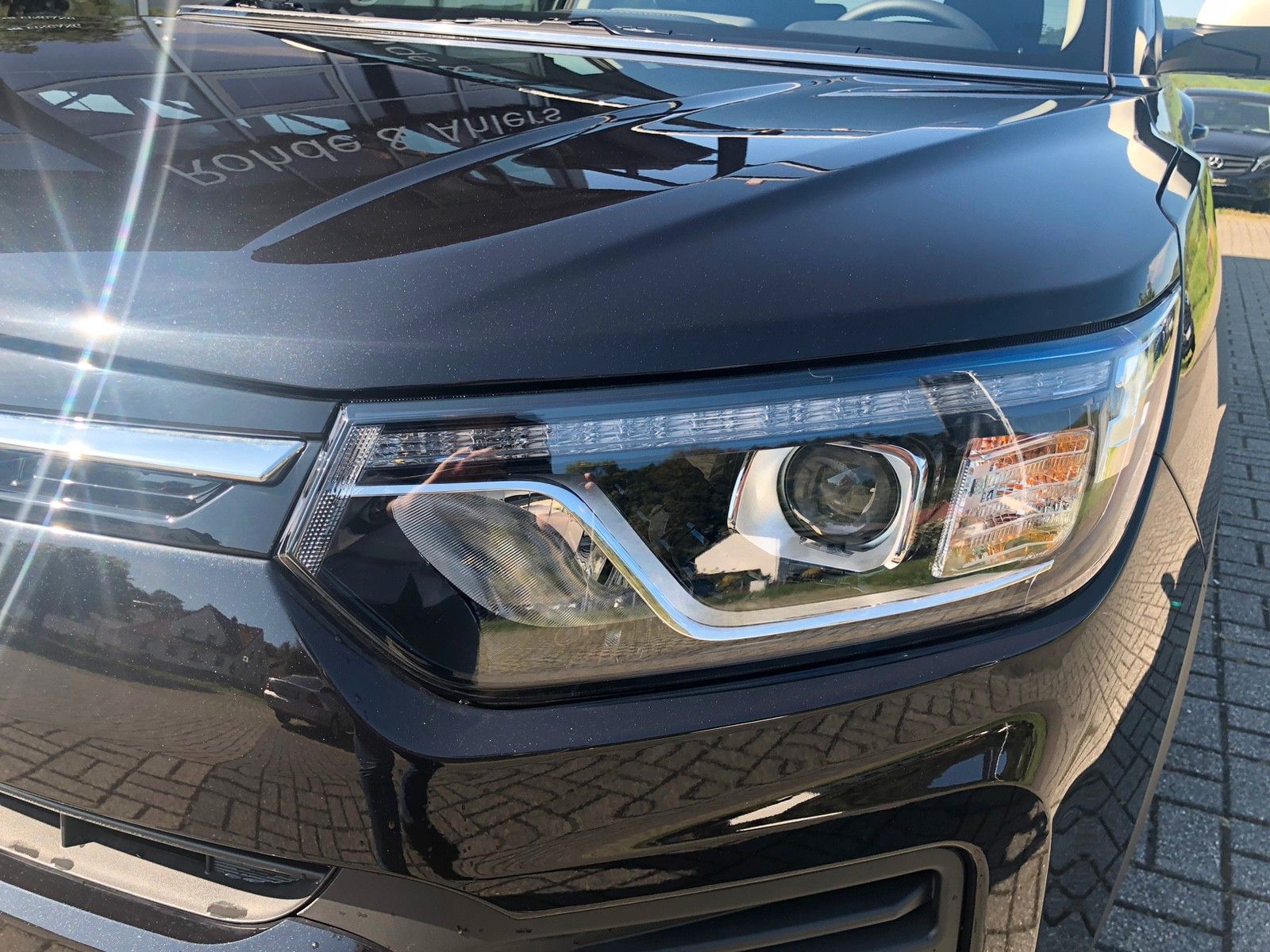 Fahrzeugabbildung Ssangyong Tivoli 1.5 T- Fizz 4WD NAVI+KAMERA+LENKRADHZGBC