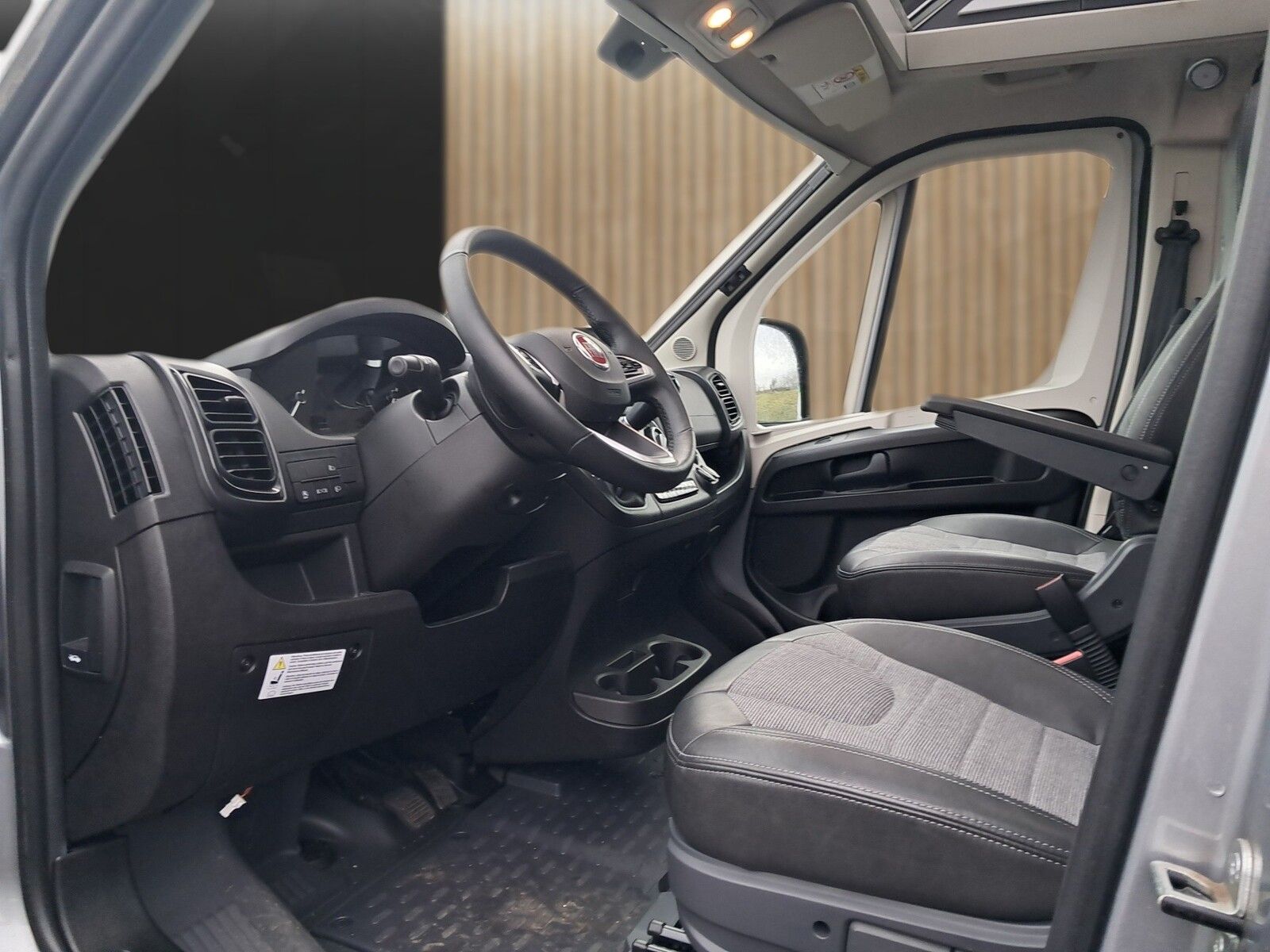 Fahrzeugabbildung Adria Twin Supreme 600 SBX Markise,AHK,Navi,RK