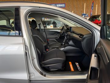 MYAUTOCENTER – Gebraucht- und Jahreswagen mit Werkstattservice in Pfaffenhofen Ford Focus *KEYLESS*TEMPO*SIHZ*LKHZ*NAVI*LED*