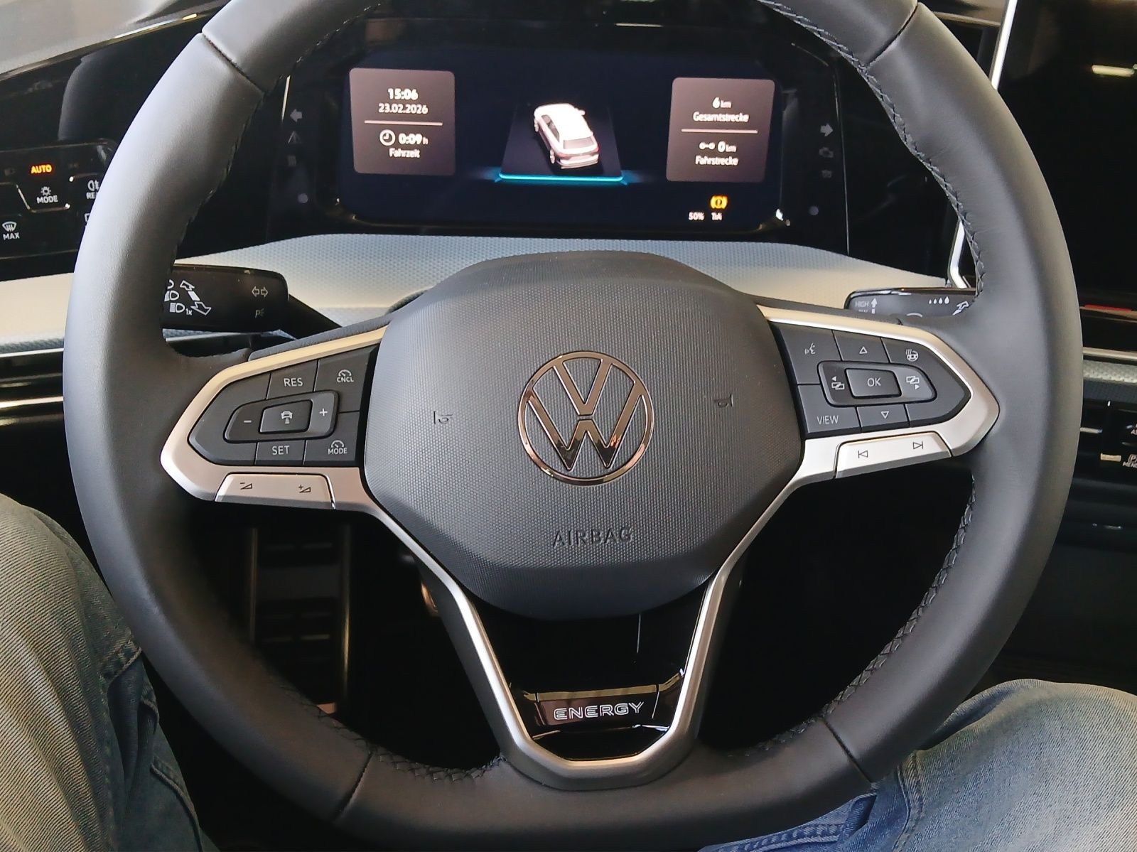 Fahrzeugabbildung Volkswagen Golf VIII Variant TDI Energy LED ACC RFK AHK