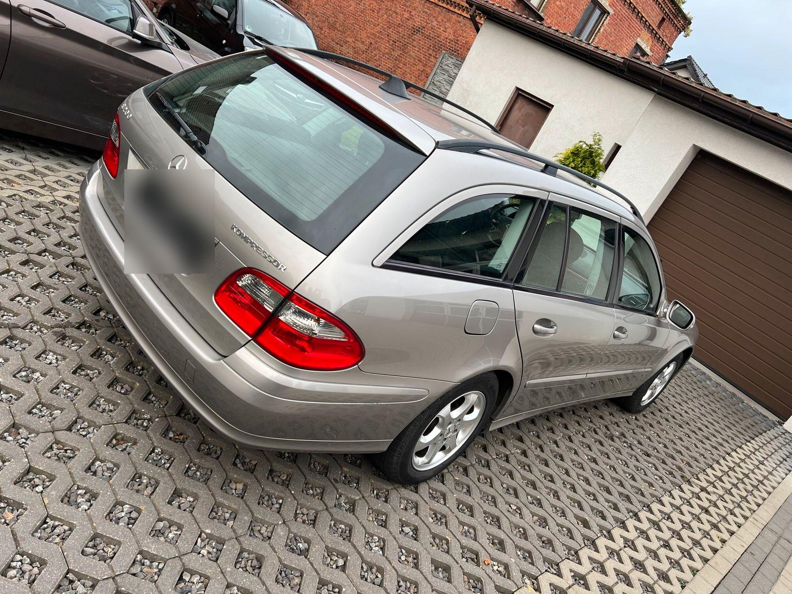 Mercedes-Benz E200 2006 — interior