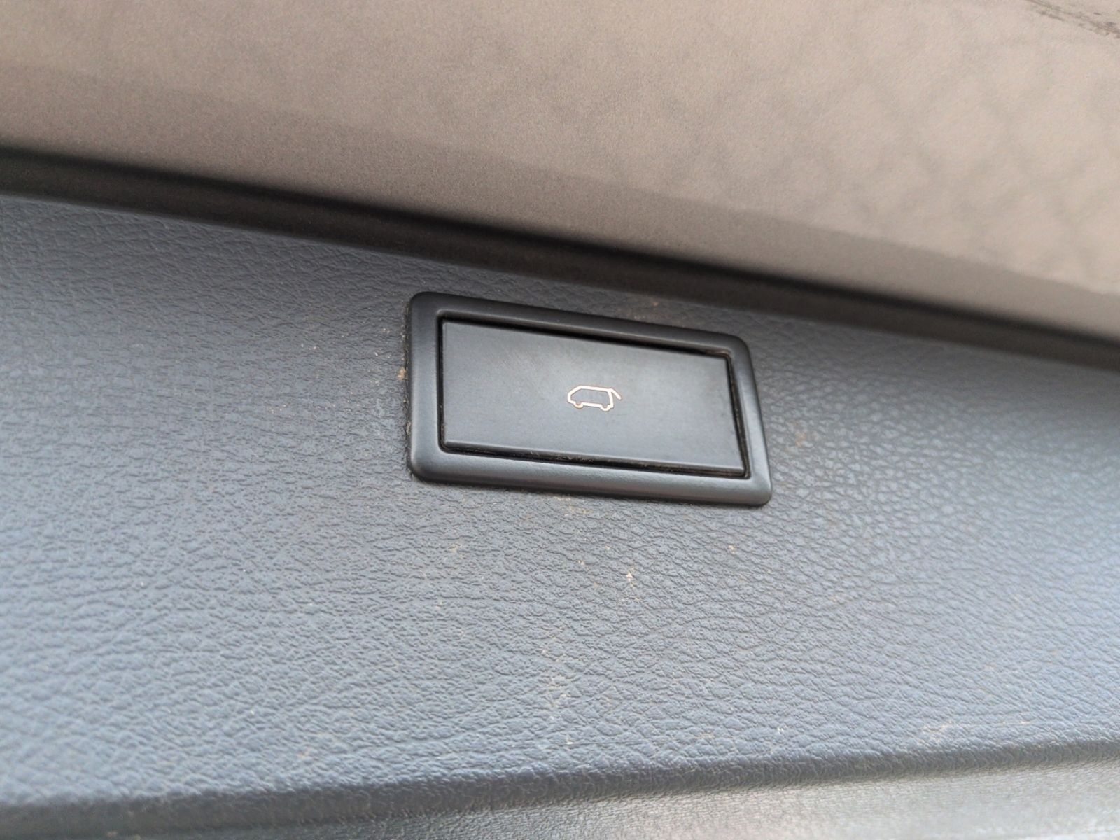 T6 Multivan 2.0 TDI DSG 4M "Gen. 6" SEIKEL+AHK+