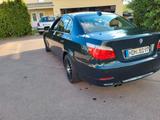 BMW 530i -BMW mit integrierter Head-Up-Display - BMW 530: Grün