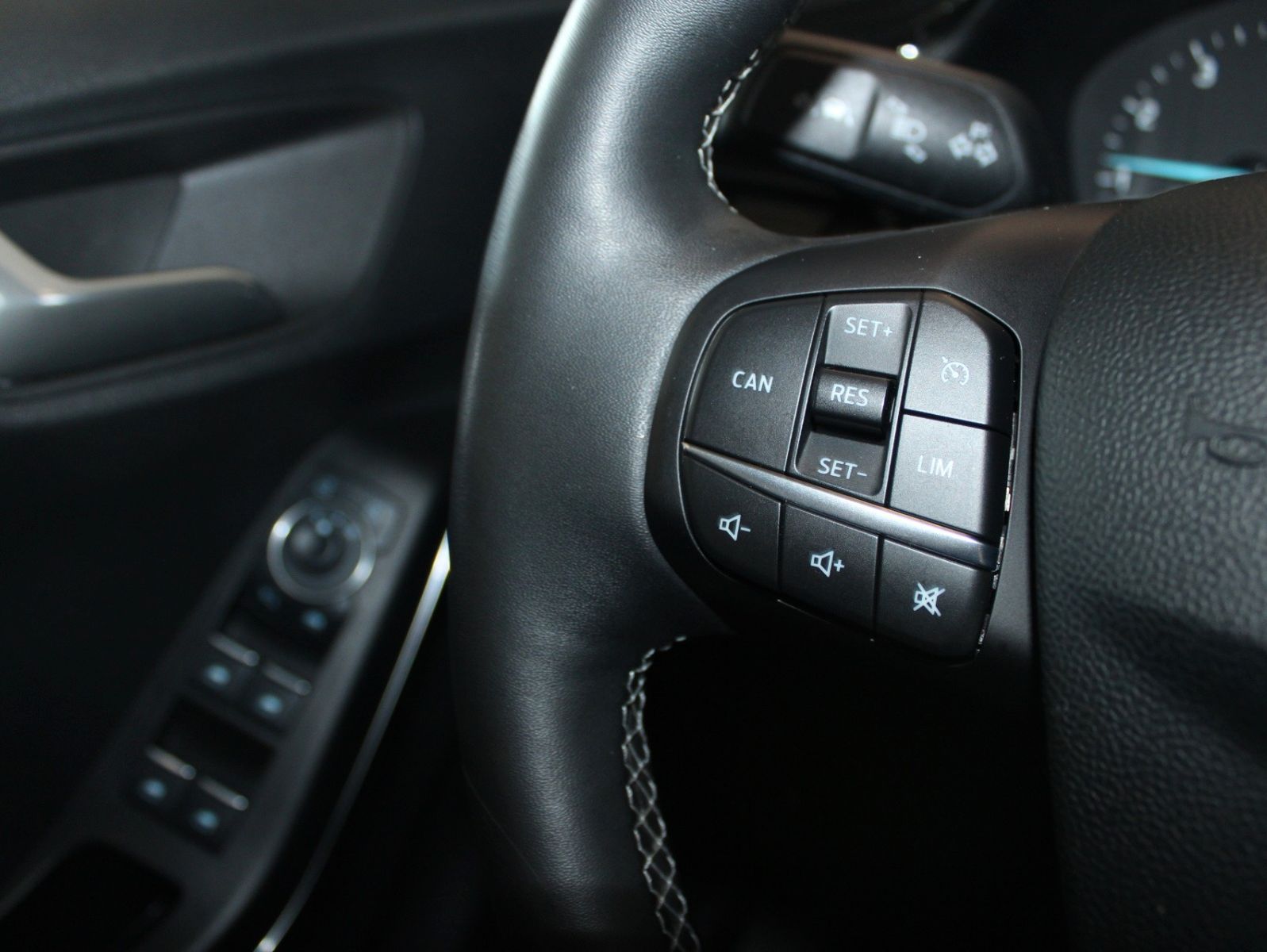 Fahrzeugabbildung Ford Puma MHEV Titanium AUTOMATIK LED NAVI WinterPak