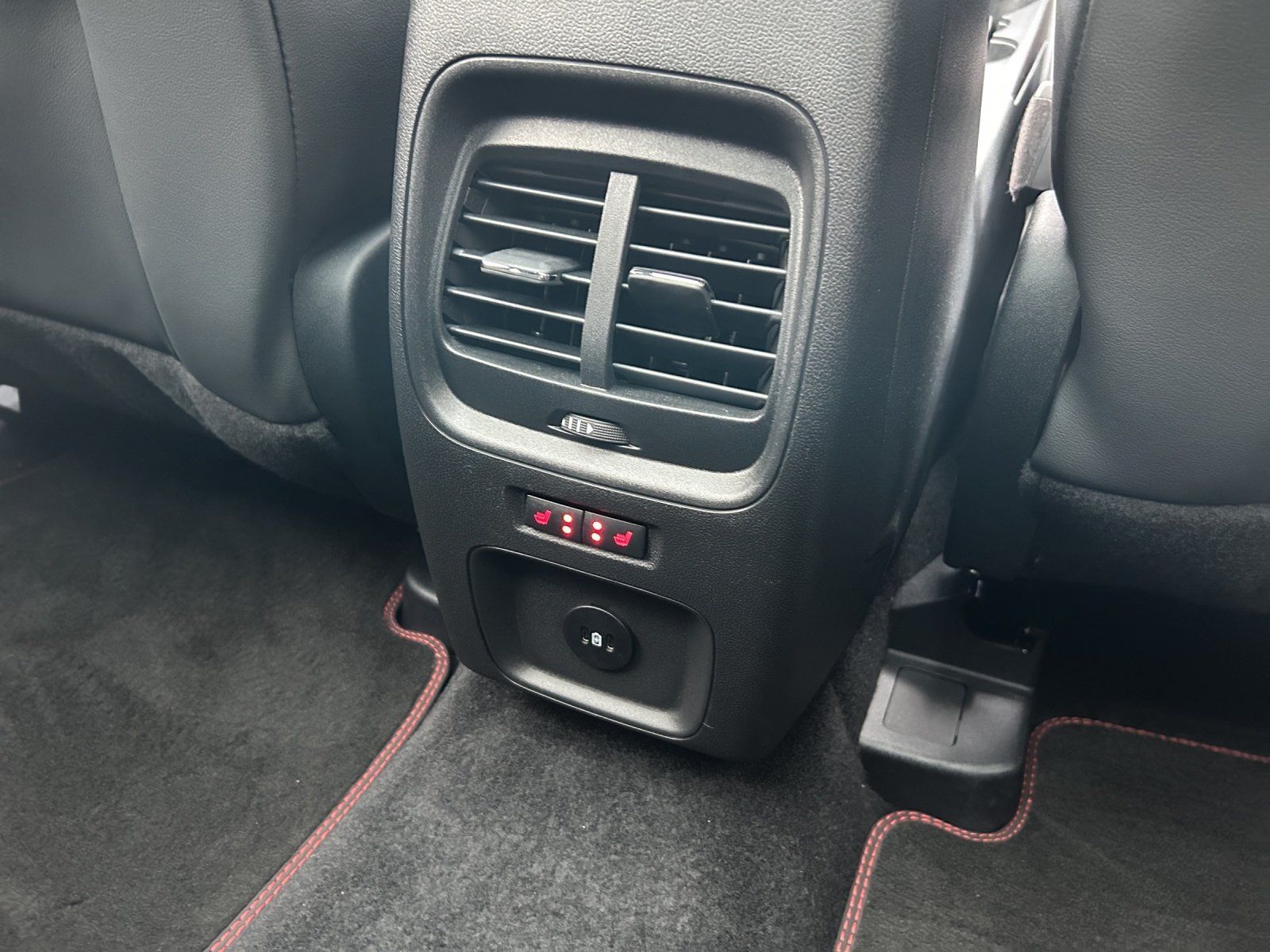 Fahrzeugabbildung Ford Kuga 2.5 St-Line X Aut./LED/ACC/KAMERA/PANO/AHK/