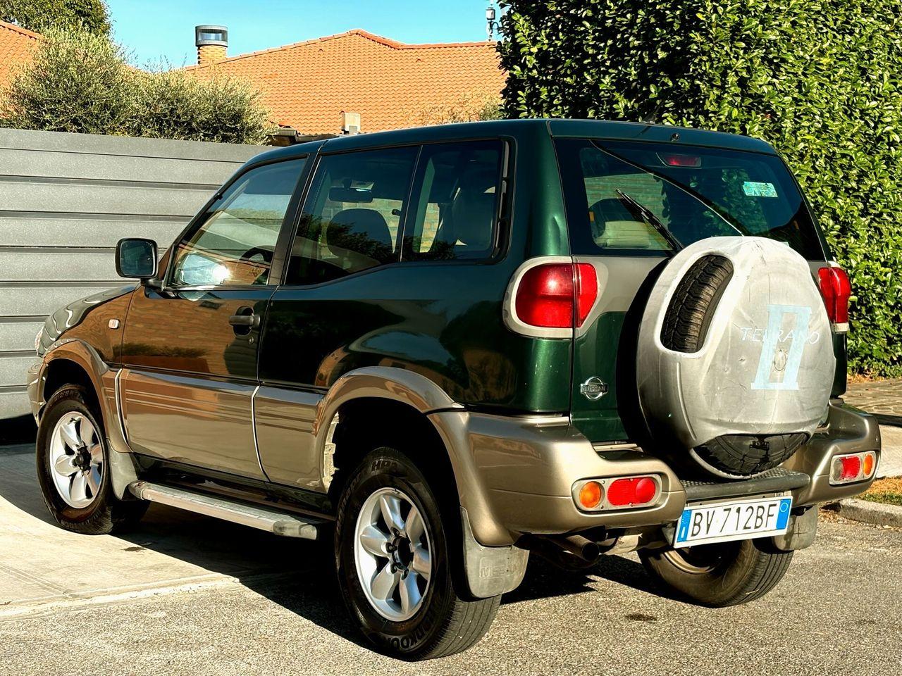 Nissan Terrano 2.7D 125ch 4x4 - 1 ère main - Toit ouvrant - Sans rouille - Climatisation - 58 300KM