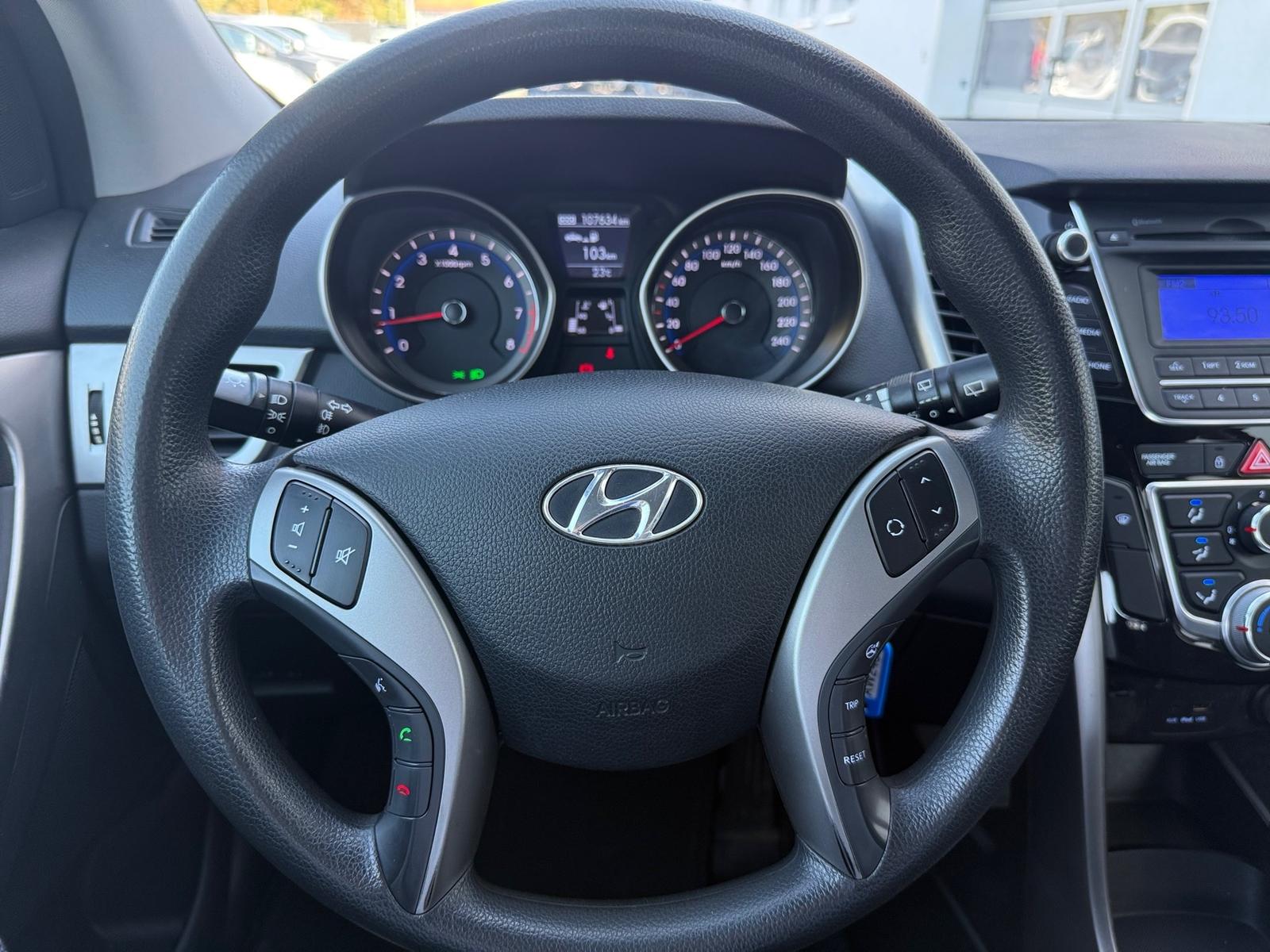 Hyundai i30 1.4 Classic PDC Bluetooth Klima USB AUX
