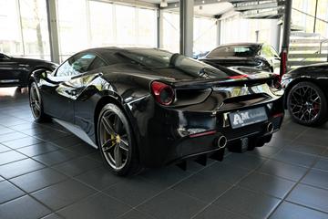 صورة 2 لـ 2016 Ferrari 488 GTB